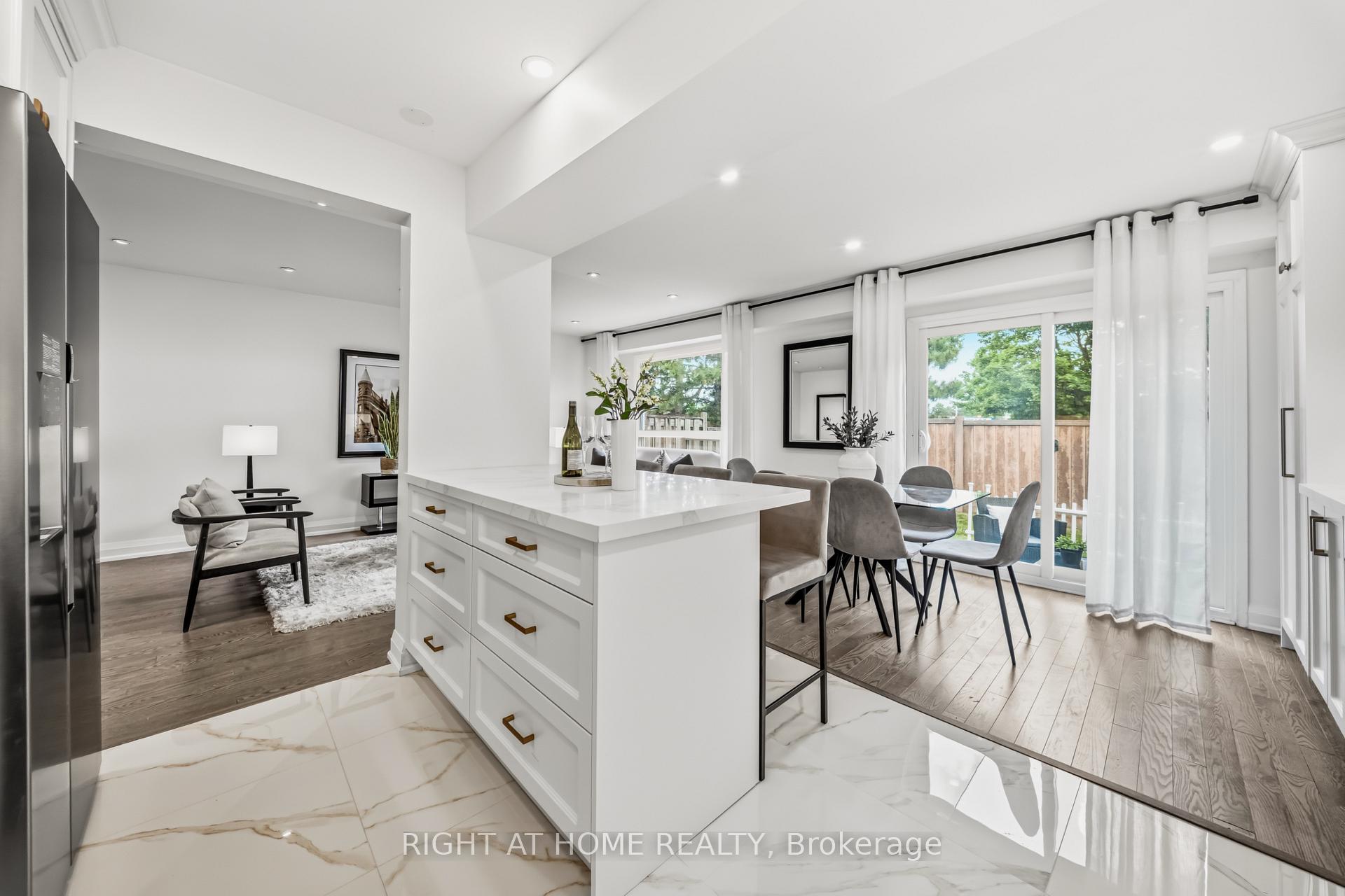 Photo 12 of Unit 19, 3079 Fifth Line W, Mississauga, Erin Mills — HOMEH