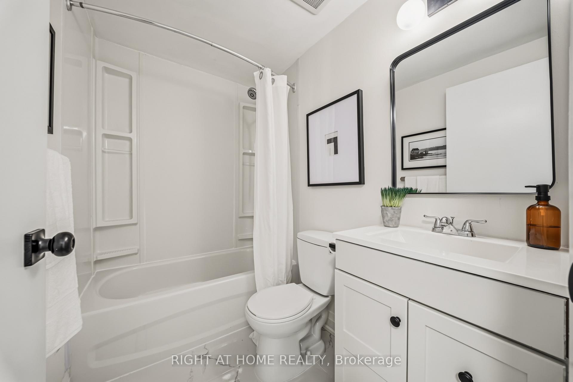 Photo 23 of Unit 19, 3079 Fifth Line W, Mississauga, Erin Mills — HOMEH