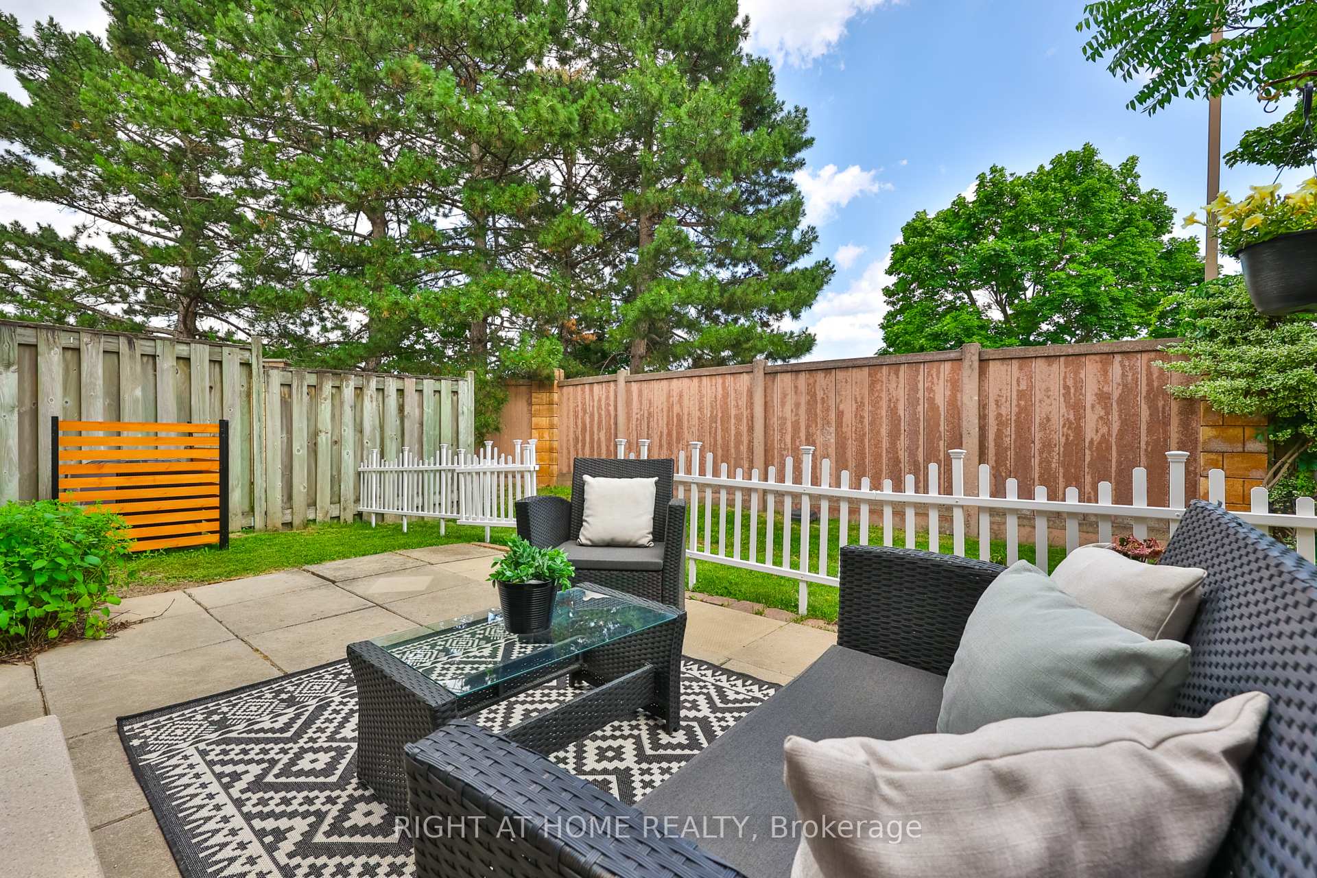 Photo 37 of Unit 19, 3079 Fifth Line W, Mississauga, Erin Mills — HOMEH