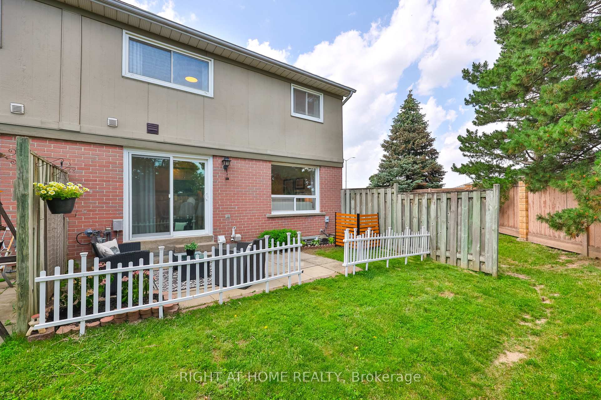 Photo 39 of Unit 19, 3079 Fifth Line W, Mississauga, Erin Mills — HOMEH