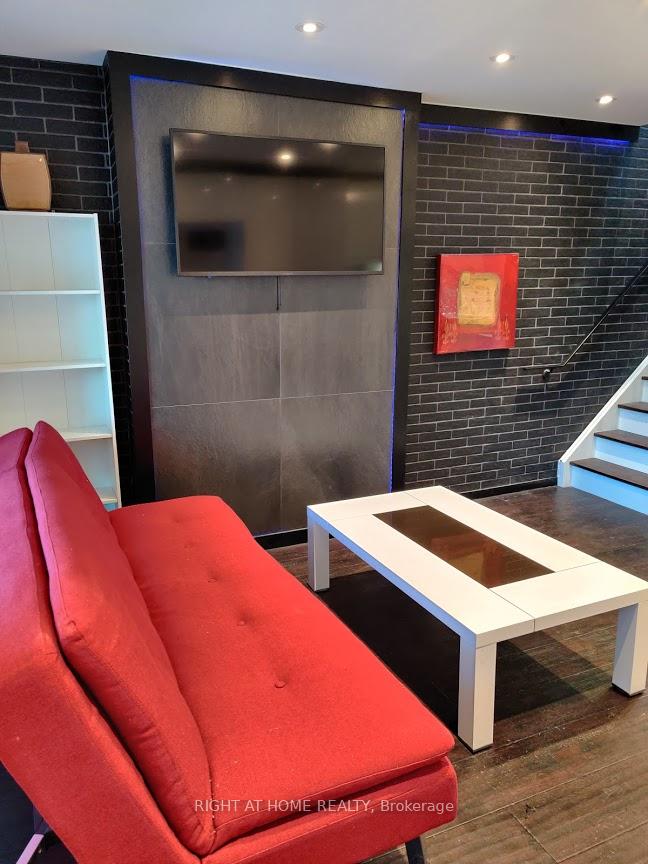 Photo 5 of Unit UPPER, 116 Atlas Avenue, Toronto, Oakwood Village — HOMEH