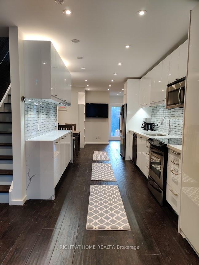 Photo 6 of Unit UPPER, 116 Atlas Avenue, Toronto, Oakwood Village — HOMEH