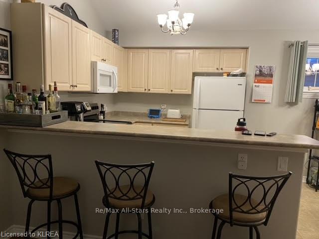 Photo 8 of 24 Beall Street, Kawartha Lakes, Lindsay — HOMEH