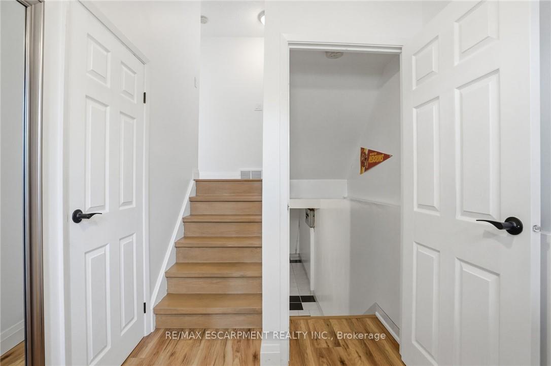 Photo 3 of Unit 61, 61 Albright Road, Hamilton, Vincent — HOMEH