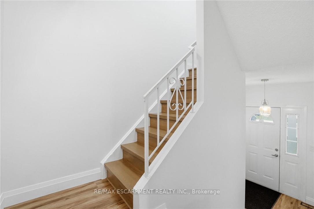 Photo 4 of Unit 61, 61 Albright Road, Hamilton, Vincent — HOMEH