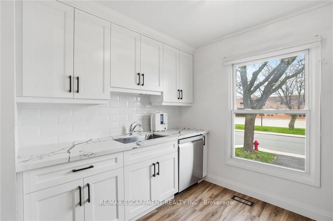 Photo 6 of Unit 61, 61 Albright Road, Hamilton, Vincent — HOMEH