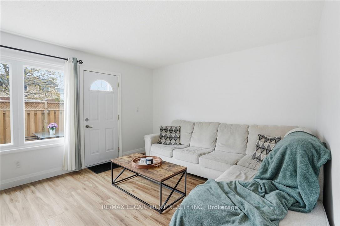 Photo 10 of Unit 61, 61 Albright Road, Hamilton, Vincent — HOMEH