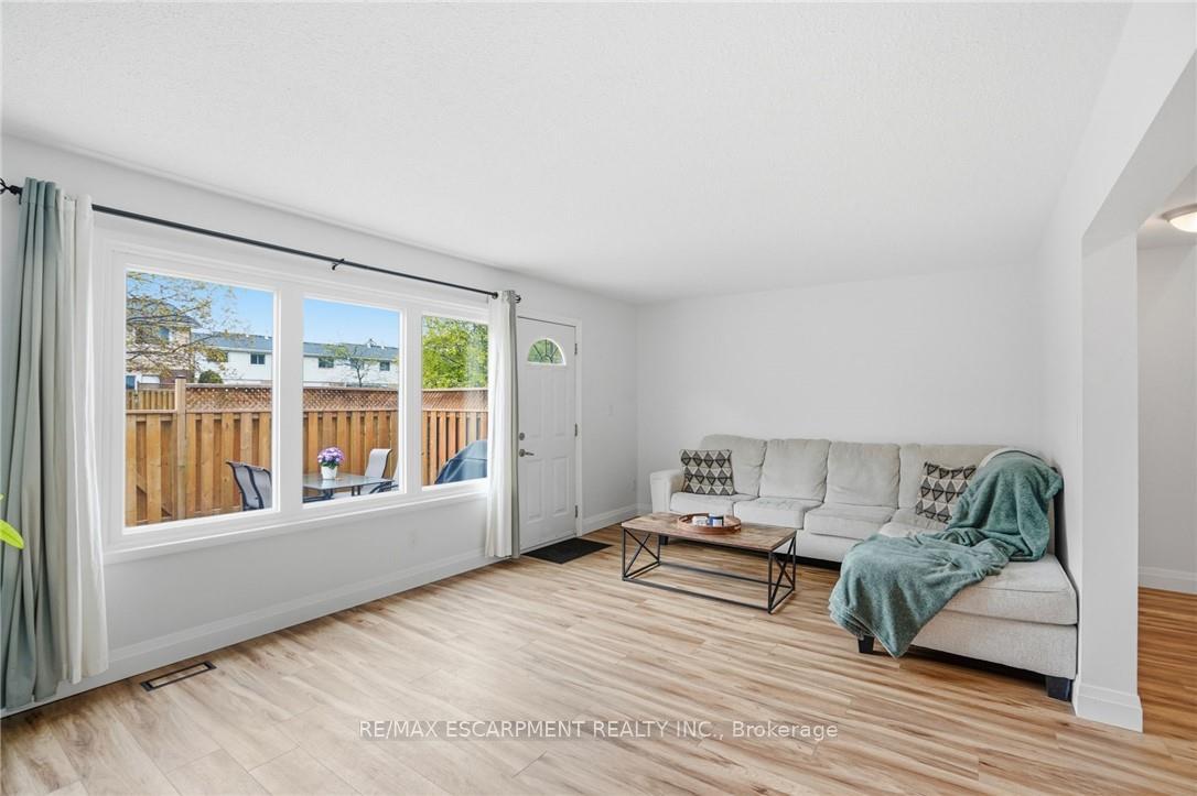 Photo 11 of Unit 61, 61 Albright Road, Hamilton, Vincent — HOMEH