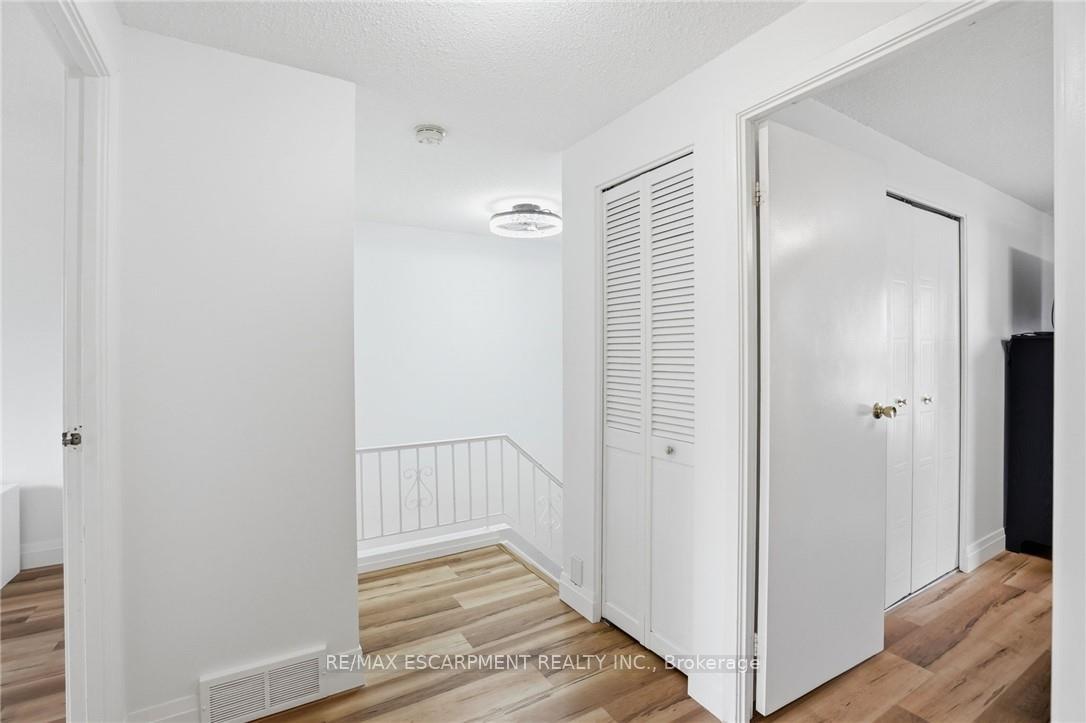 Photo 18 of Unit 61, 61 Albright Road, Hamilton, Vincent — HOMEH