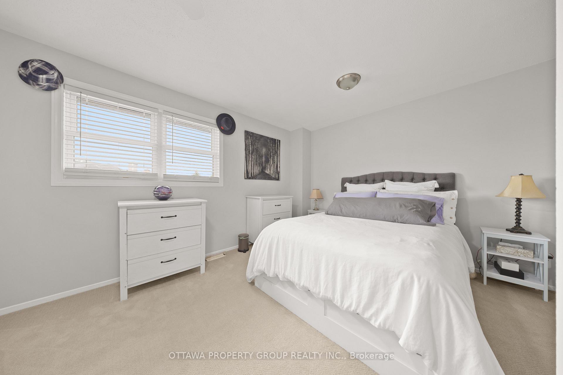 Photo 14 of 13 Bentbrook Crescent, Ottawa, Barrhaven - Heritage Park — HOMEH