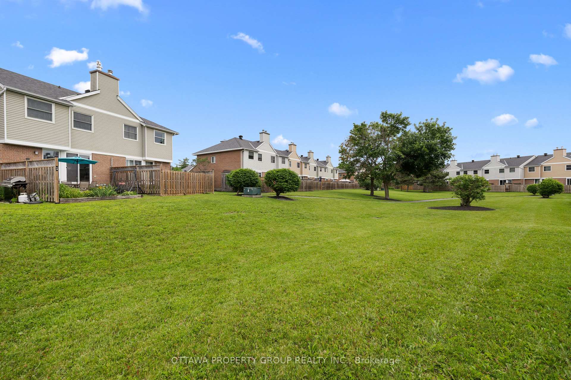 Photo 21 of 13 Bentbrook Crescent, Ottawa, Barrhaven - Heritage Park — HOMEH