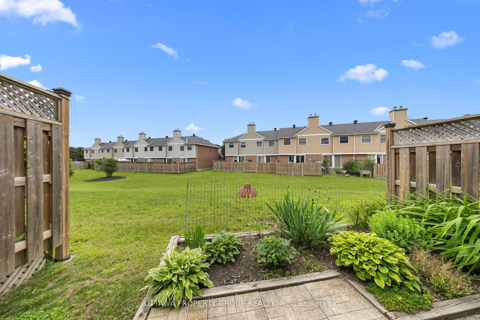 Photo 22 of 13 Bentbrook Crescent, Ottawa, Barrhaven - Heritage Park — HOMEH