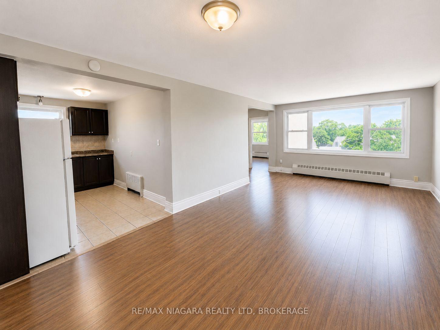 Photo 2 of Unit 15, 139 Westchester Crescent, St. Catharines, E. Chester — HOMEH