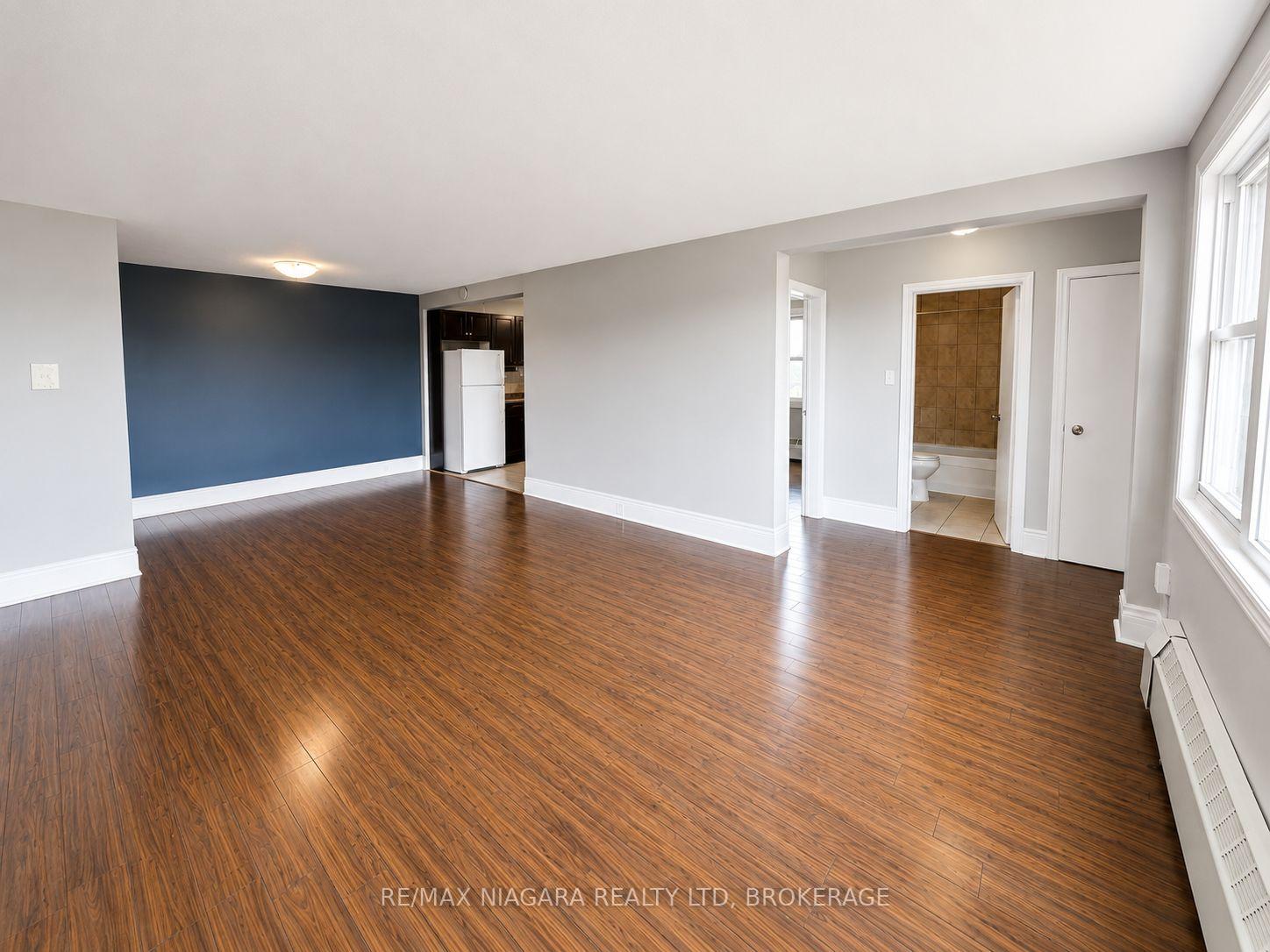 Photo 3 of Unit 15, 139 Westchester Crescent, St. Catharines, E. Chester — HOMEH