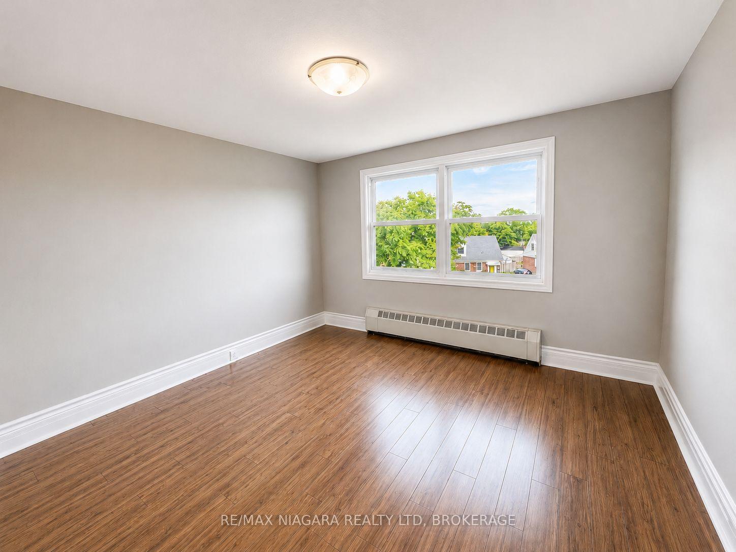 Photo 5 of Unit 15, 139 Westchester Crescent, St. Catharines, E. Chester — HOMEH