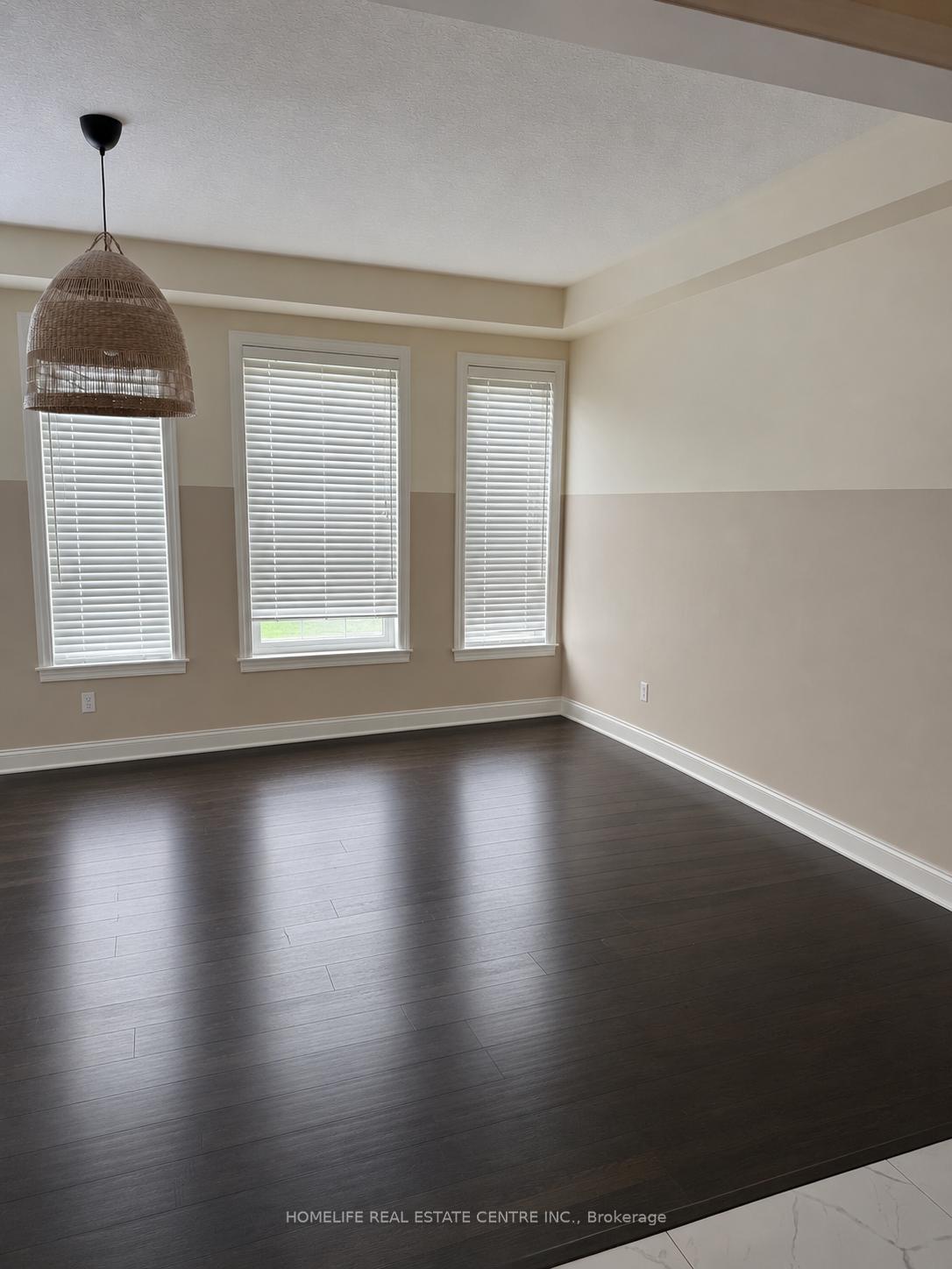 Photo 5 of 4492 Eclipse Way, Niagara Falls, Lyons Creek — HOMEH