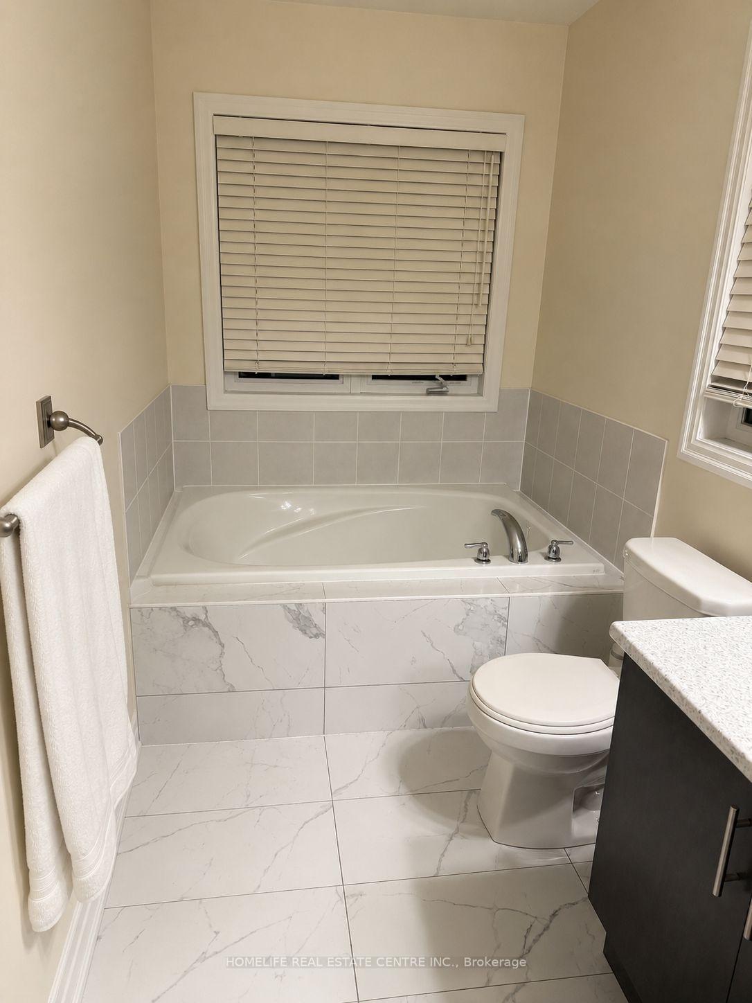 Photo 9 of 4492 Eclipse Way, Niagara Falls, Lyons Creek — HOMEH
