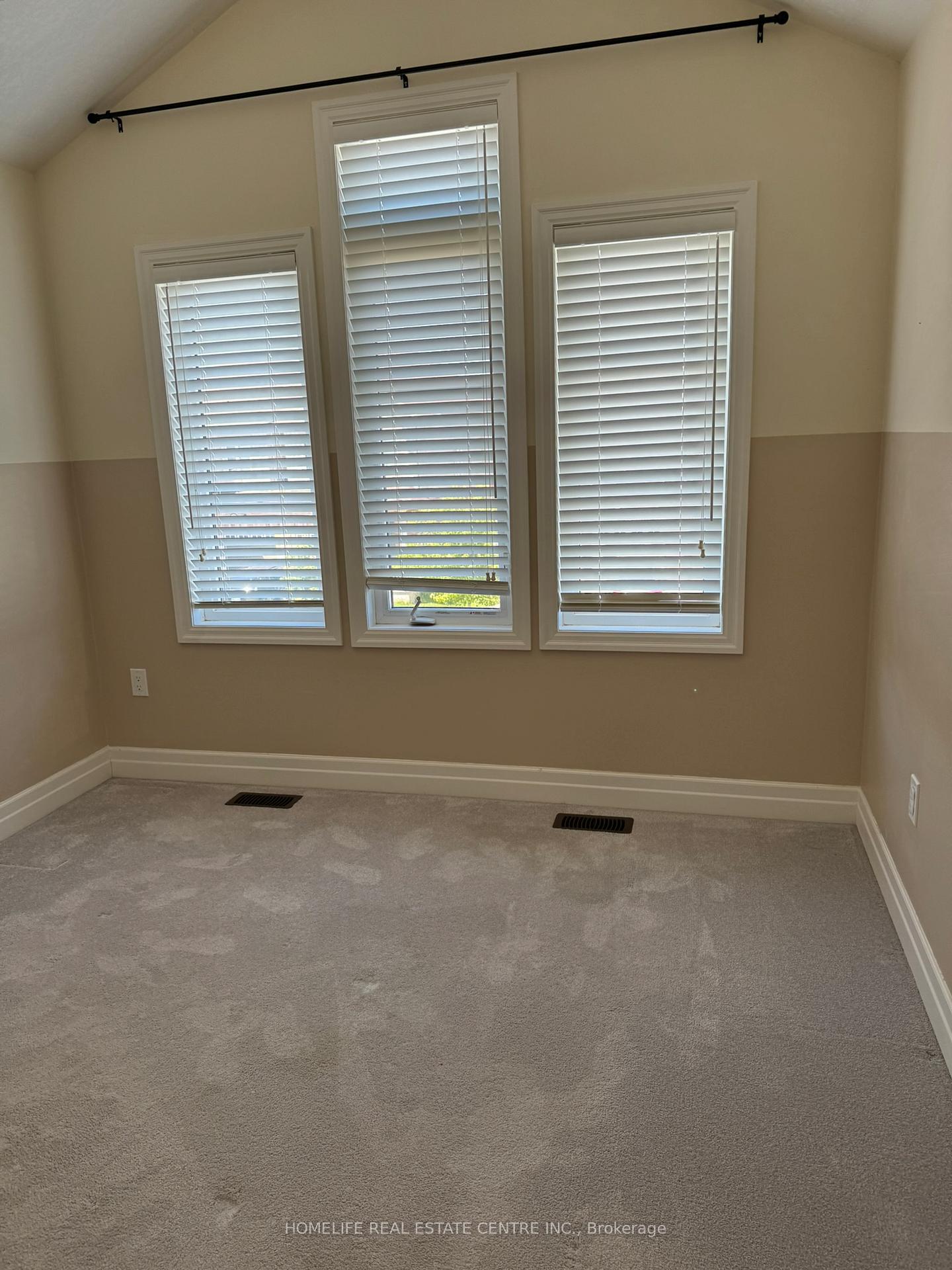 Photo 12 of 4492 Eclipse Way, Niagara Falls, Lyons Creek — HOMEH