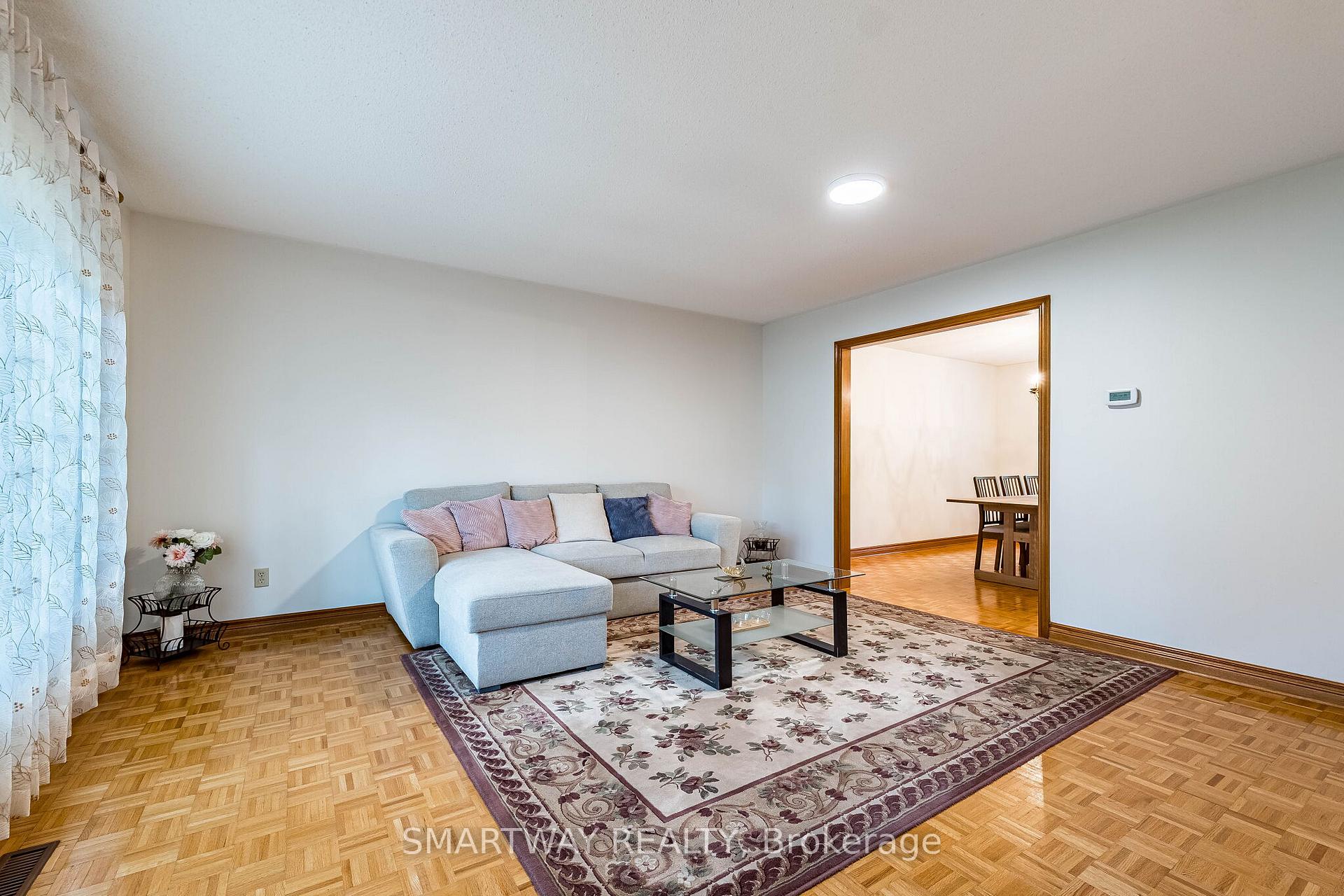 Photo 9 of 4522 Badminton Drive, Mississauga, Central Erin Mills — HOMEH
