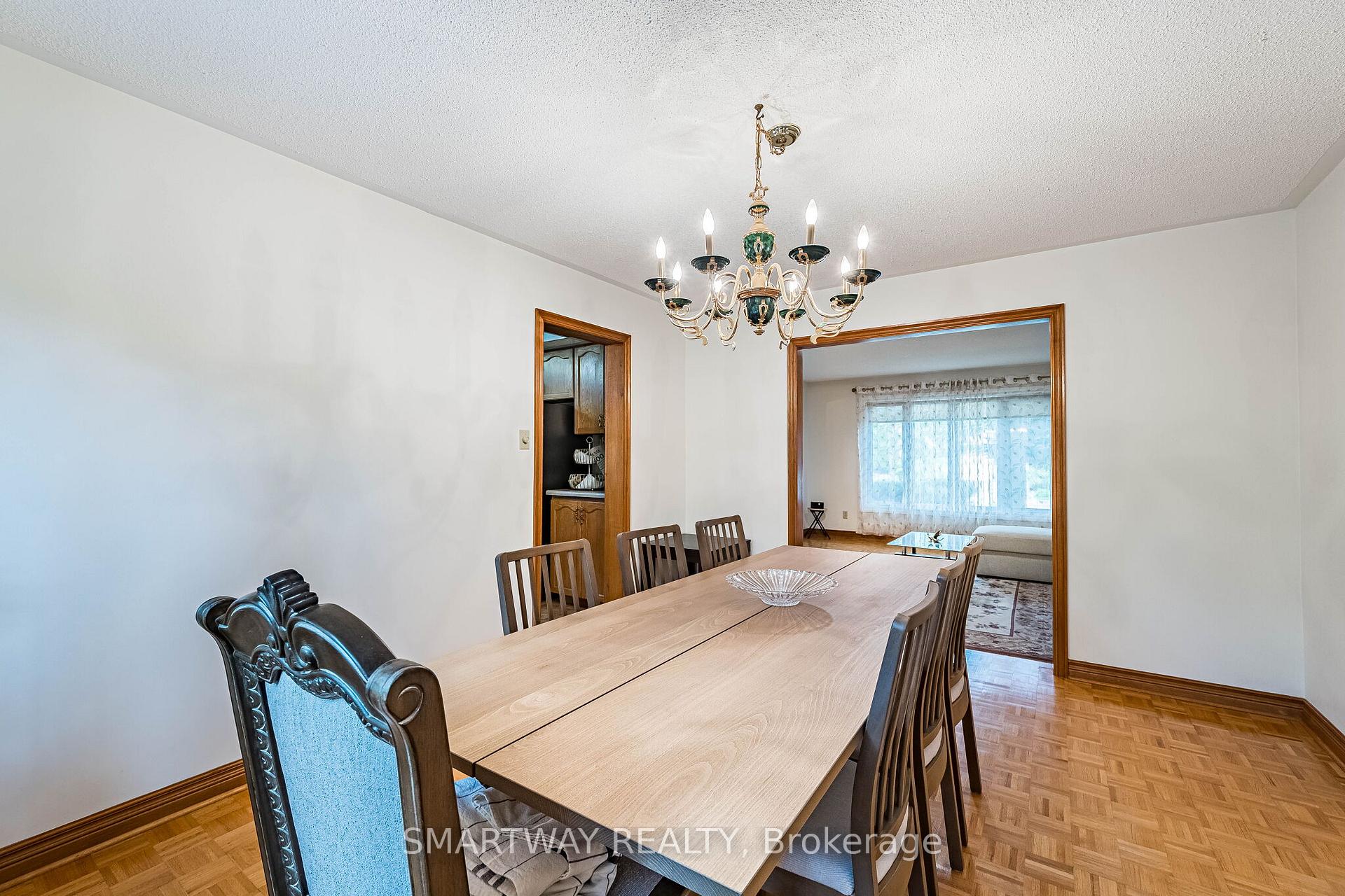 Photo 11 of 4522 Badminton Drive, Mississauga, Central Erin Mills — HOMEH