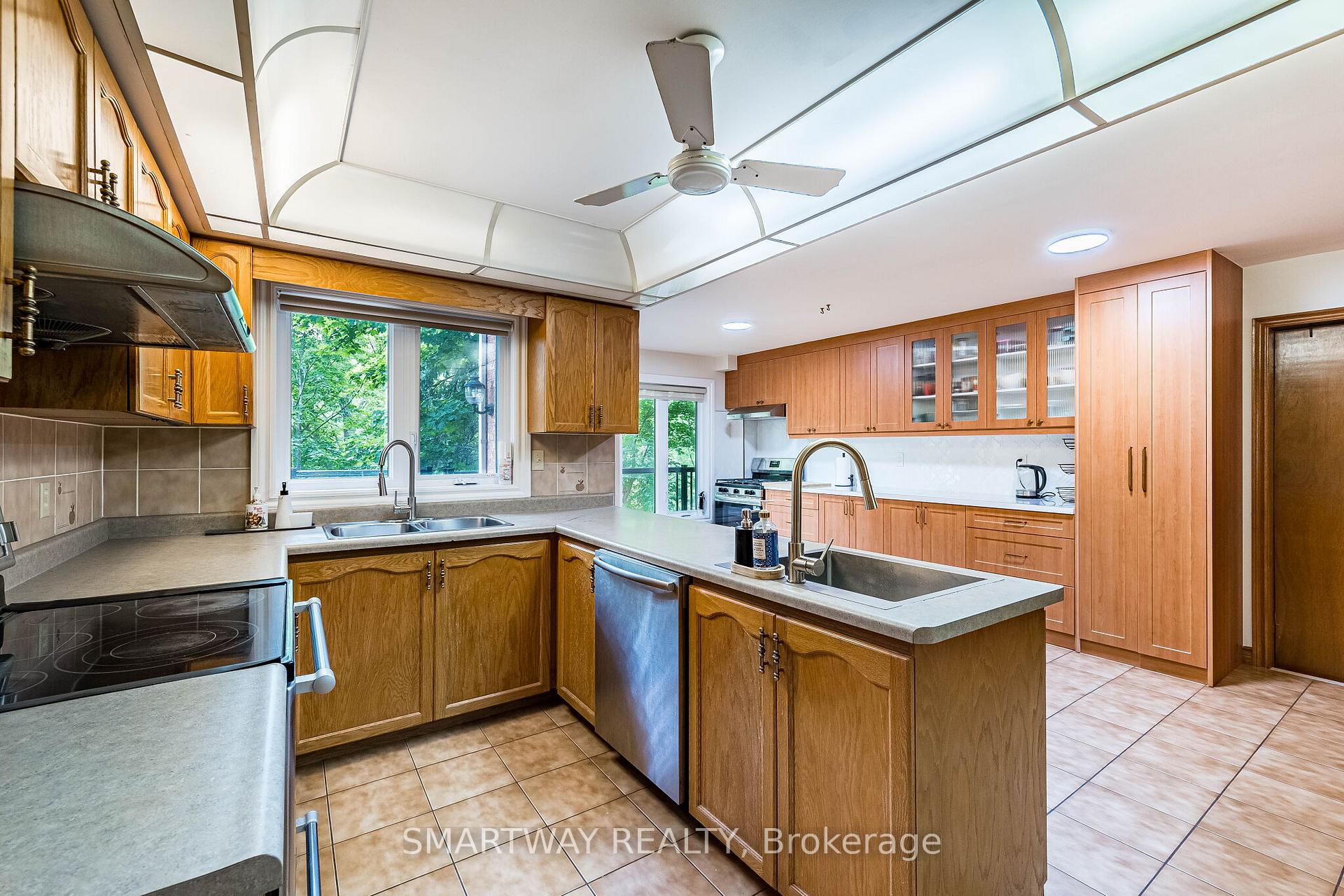 Photo 14 of 4522 Badminton Drive, Mississauga, Central Erin Mills — HOMEH