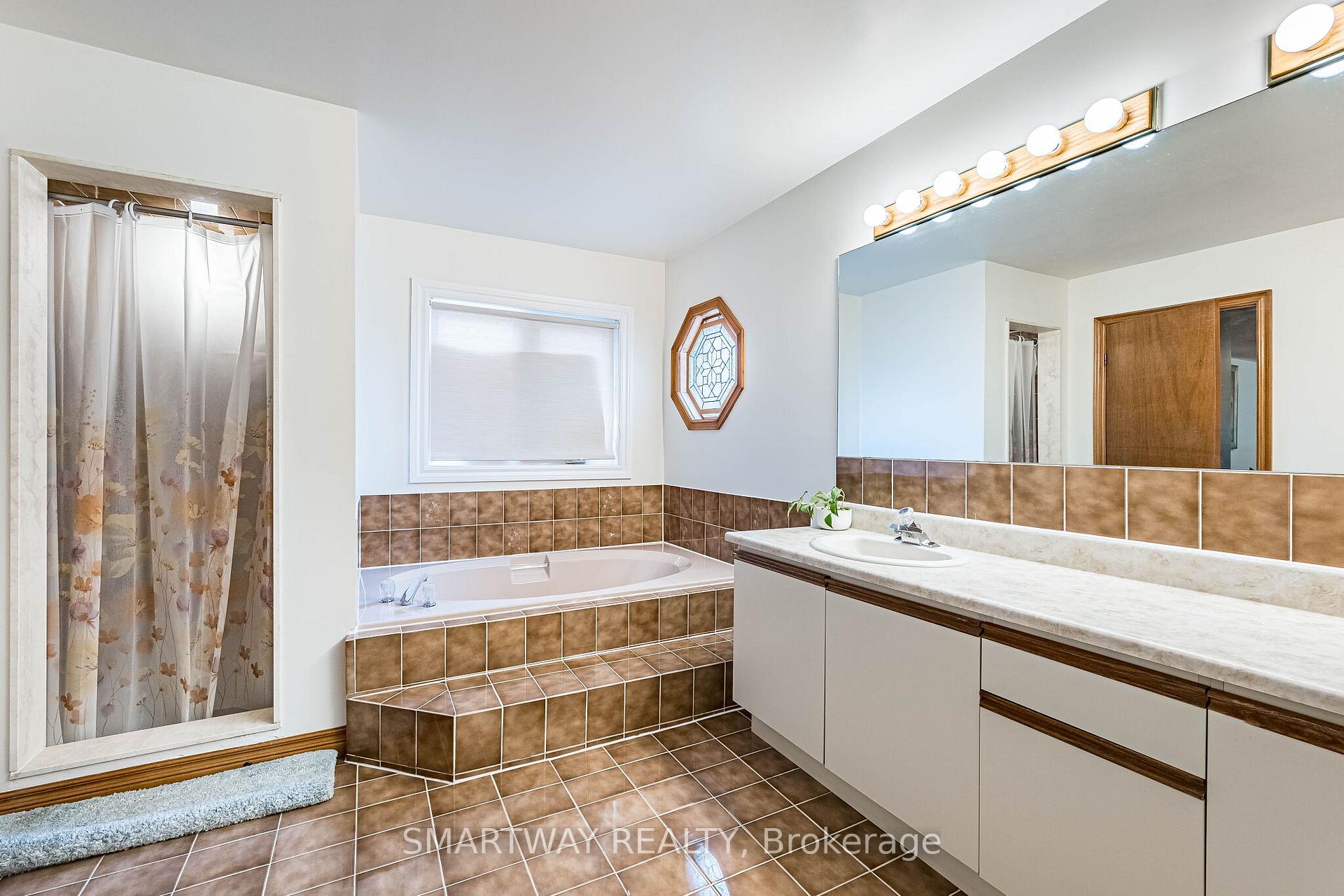 Photo 22 of 4522 Badminton Drive, Mississauga, Central Erin Mills — HOMEH