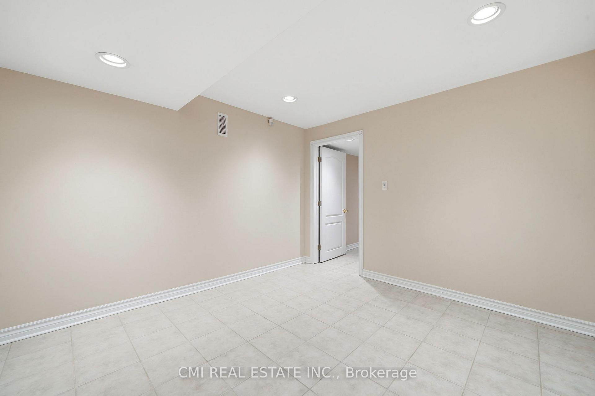 Photo 35 of 15 Treegrove Circle, Aurora, Hills of St Andrew — HOMEH