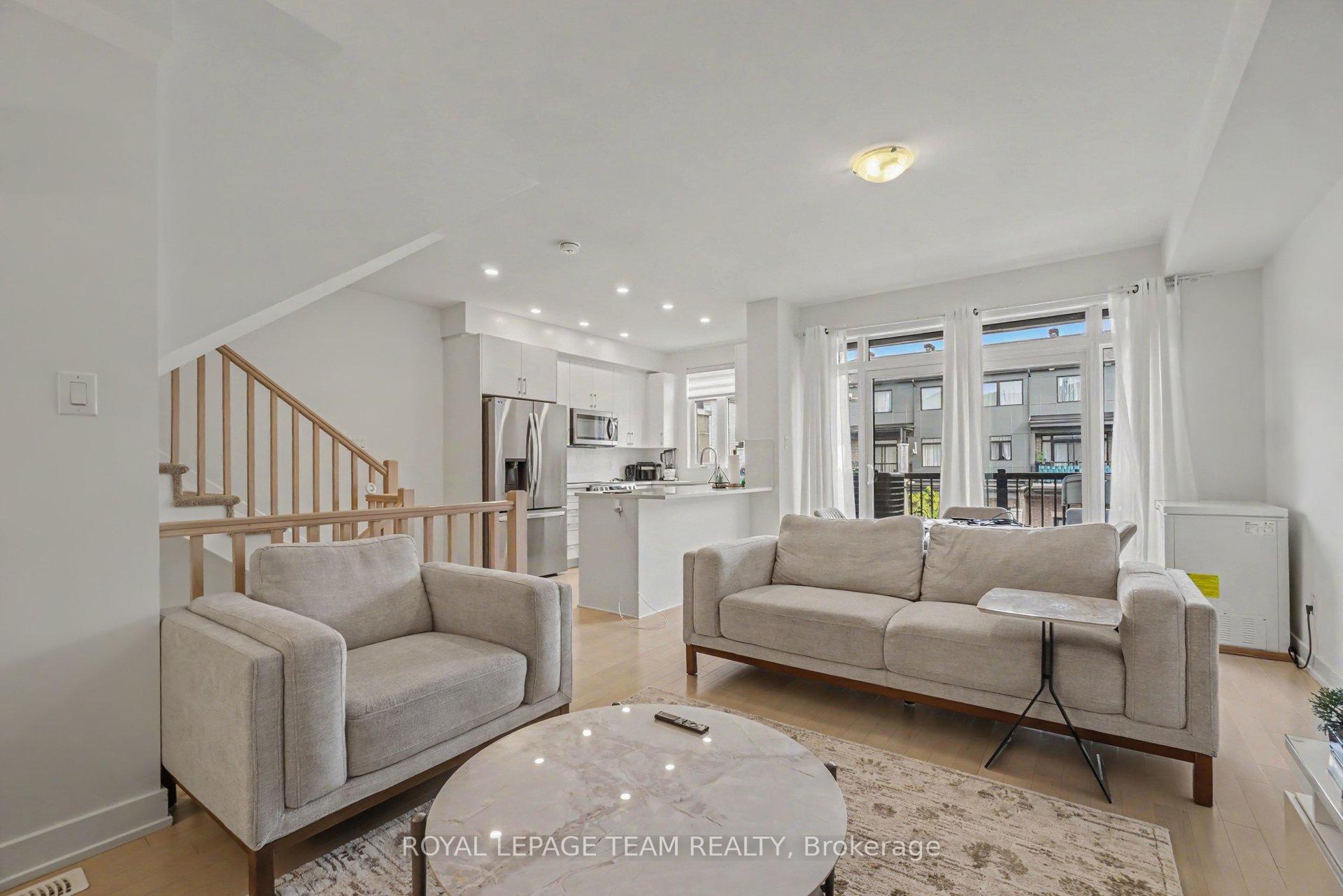 Photo 7 of 65 Arinto Place, Ottawa, Kanata - Emerald Meadows/Trailwest — HOMEH