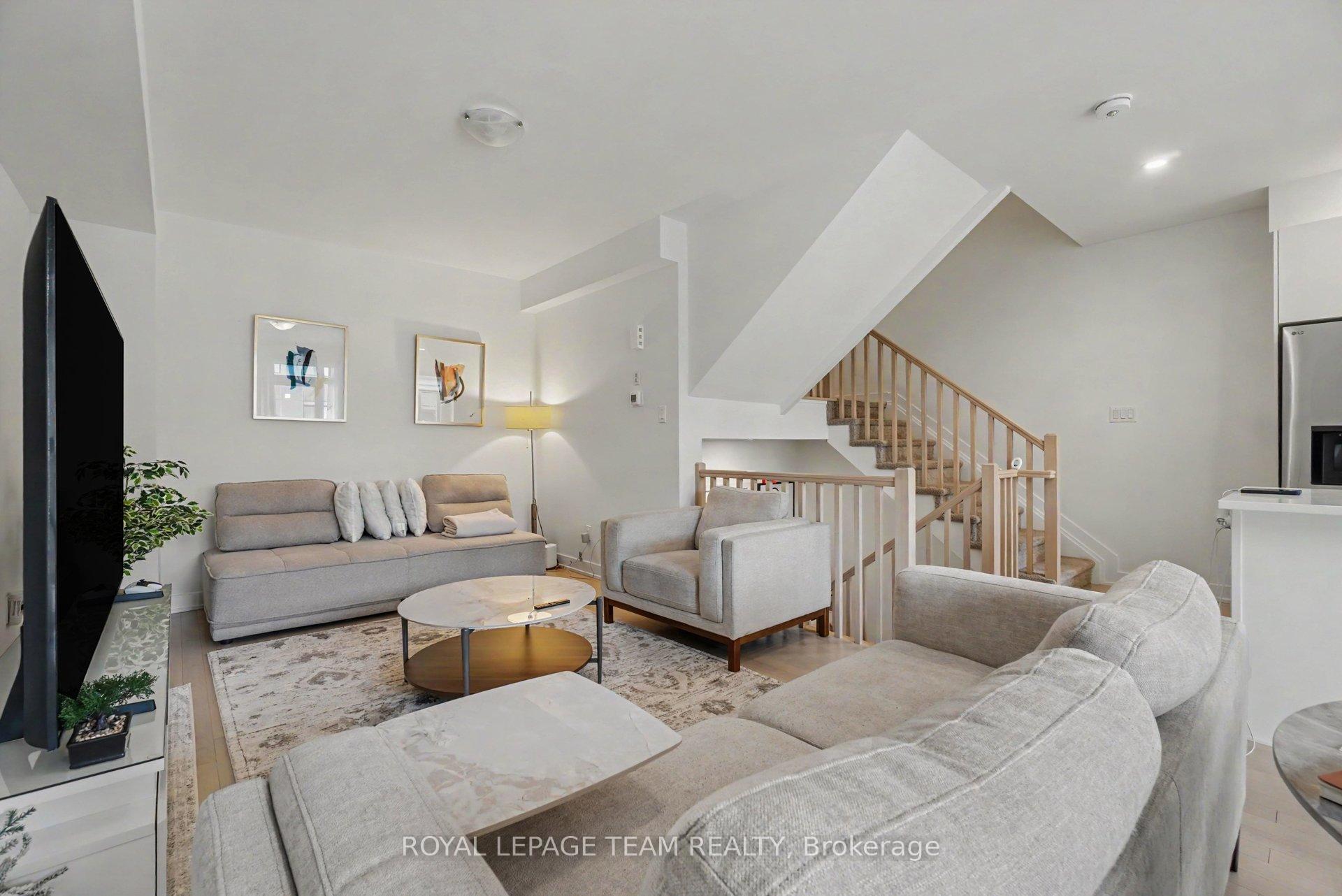 Photo 9 of 65 Arinto Place, Ottawa, Kanata - Emerald Meadows/Trailwest — HOMEH