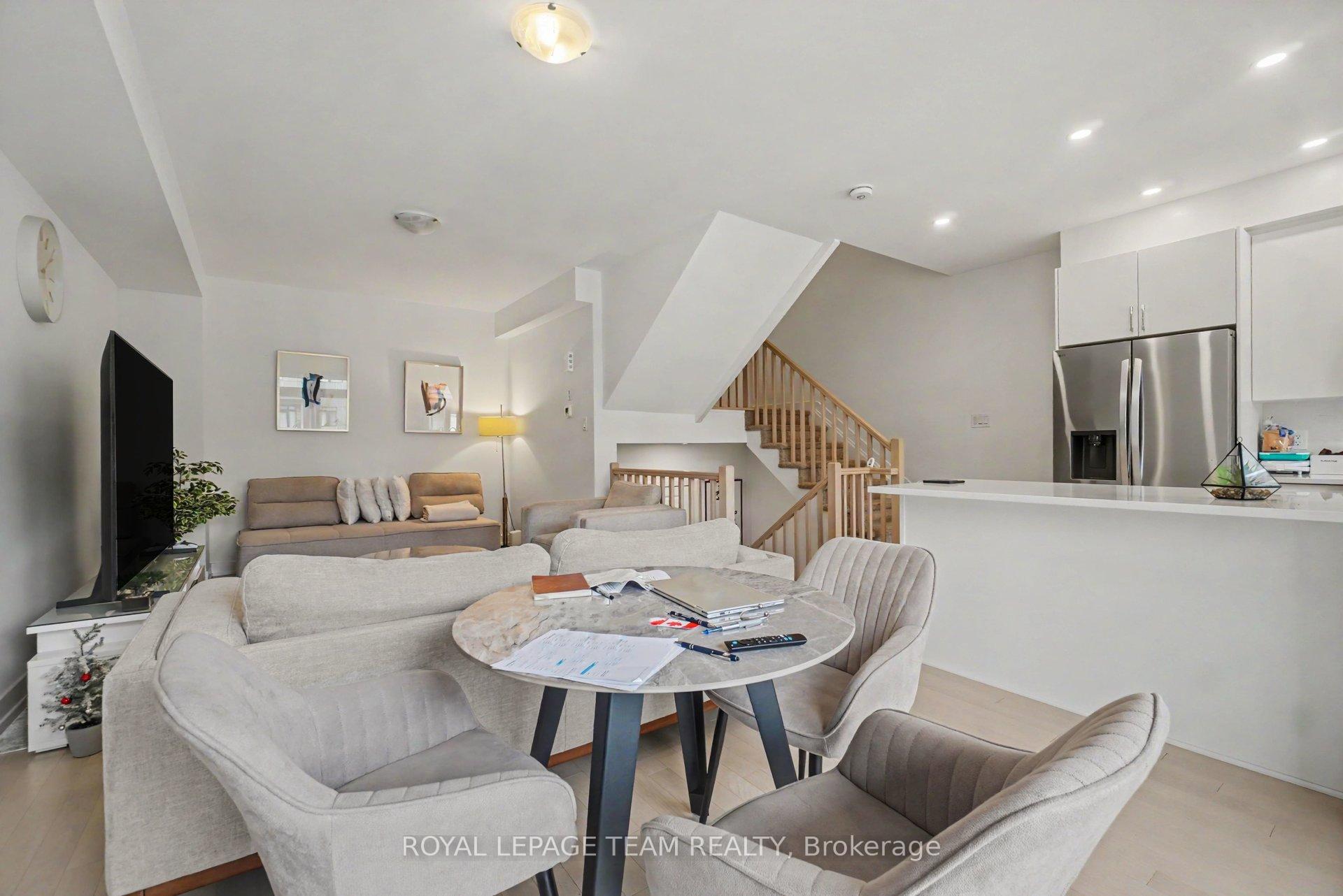 Photo 12 of 65 Arinto Place, Ottawa, Kanata - Emerald Meadows/Trailwest — HOMEH