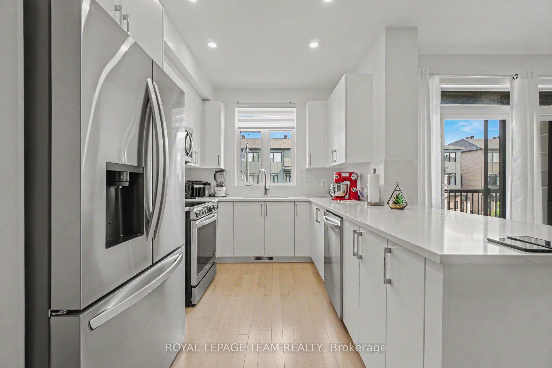 Photo 14 of 65 Arinto Place, Ottawa, Kanata - Emerald Meadows/Trailwest — HOMEH