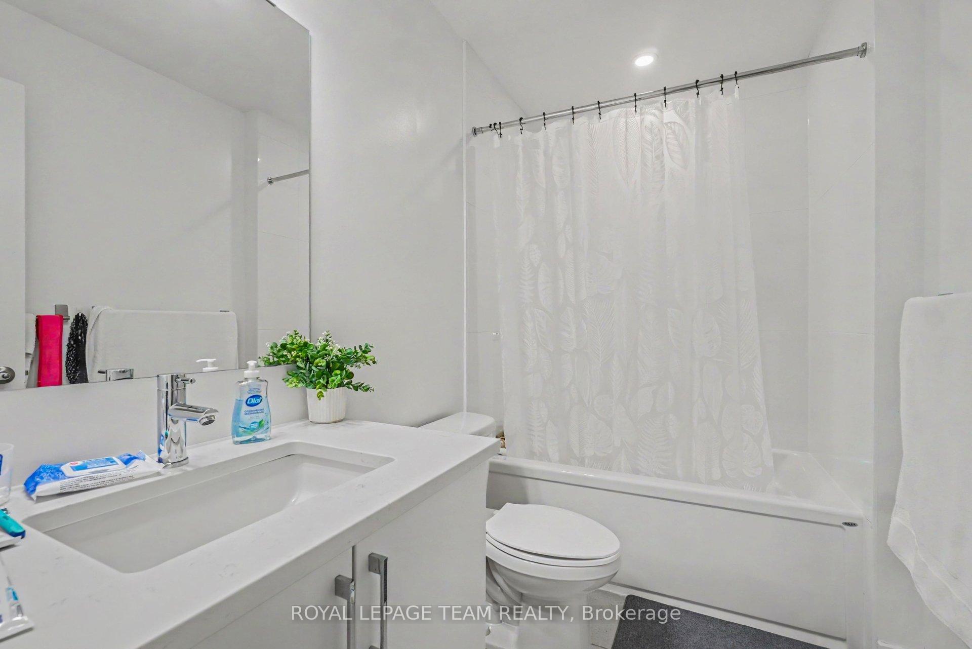 Photo 23 of 65 Arinto Place, Ottawa, Kanata - Emerald Meadows/Trailwest — HOMEH