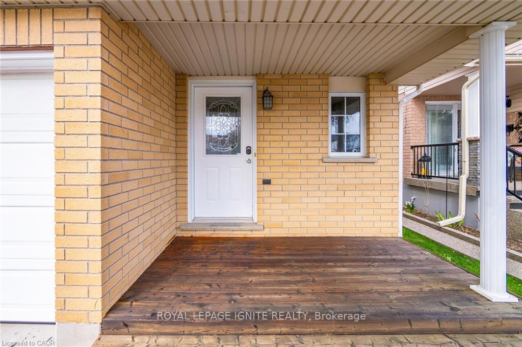 Photo 6 of 30 Bridlewreath Street, Kitchener, Larentian West — HOMEH