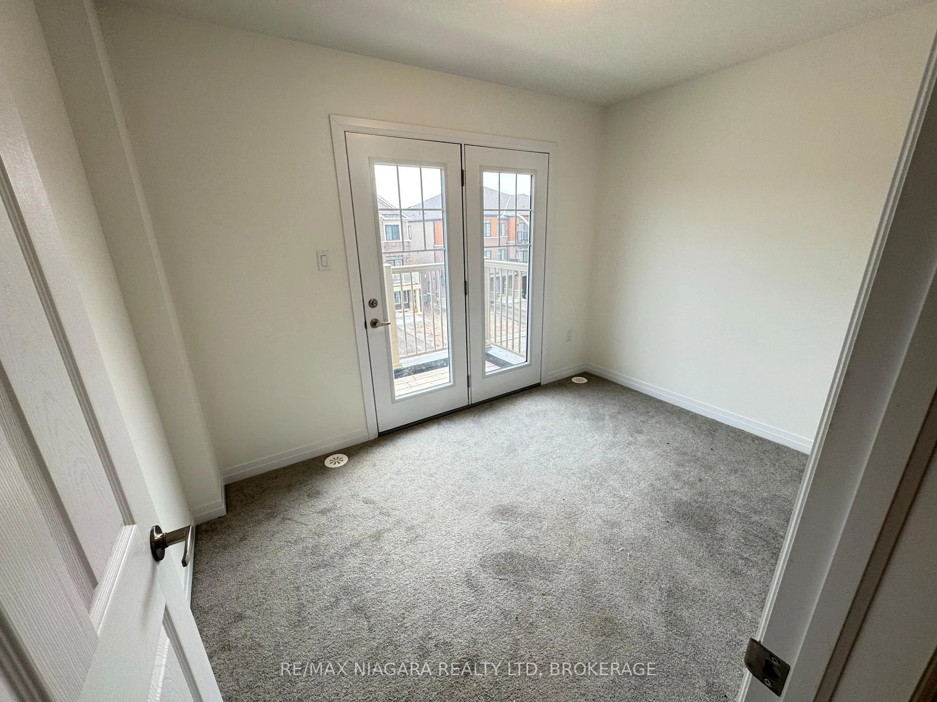 Photo 41 of 38 Pogie Drive, Welland, Dain City — HOMEH