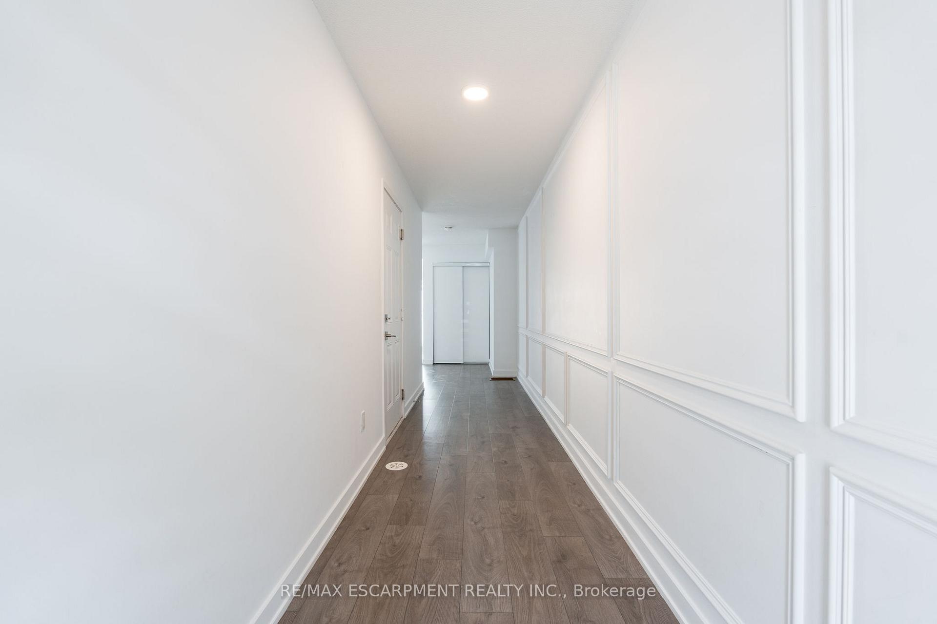 Photo 3 of Unit 73, 1121 Cooke Boulevard, Burlington, LaSalle — HOMEH