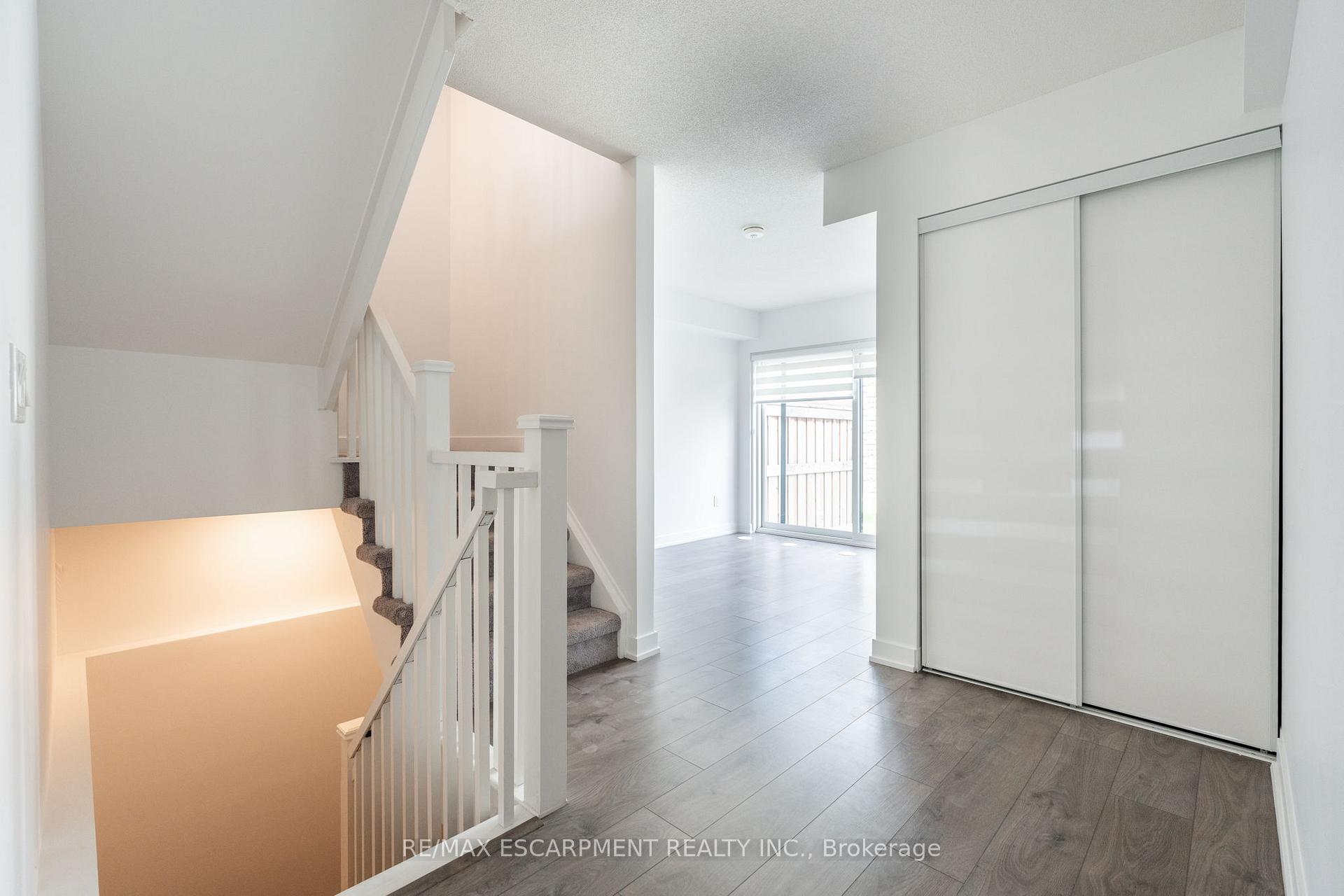 Photo 4 of Unit 73, 1121 Cooke Boulevard, Burlington, LaSalle — HOMEH