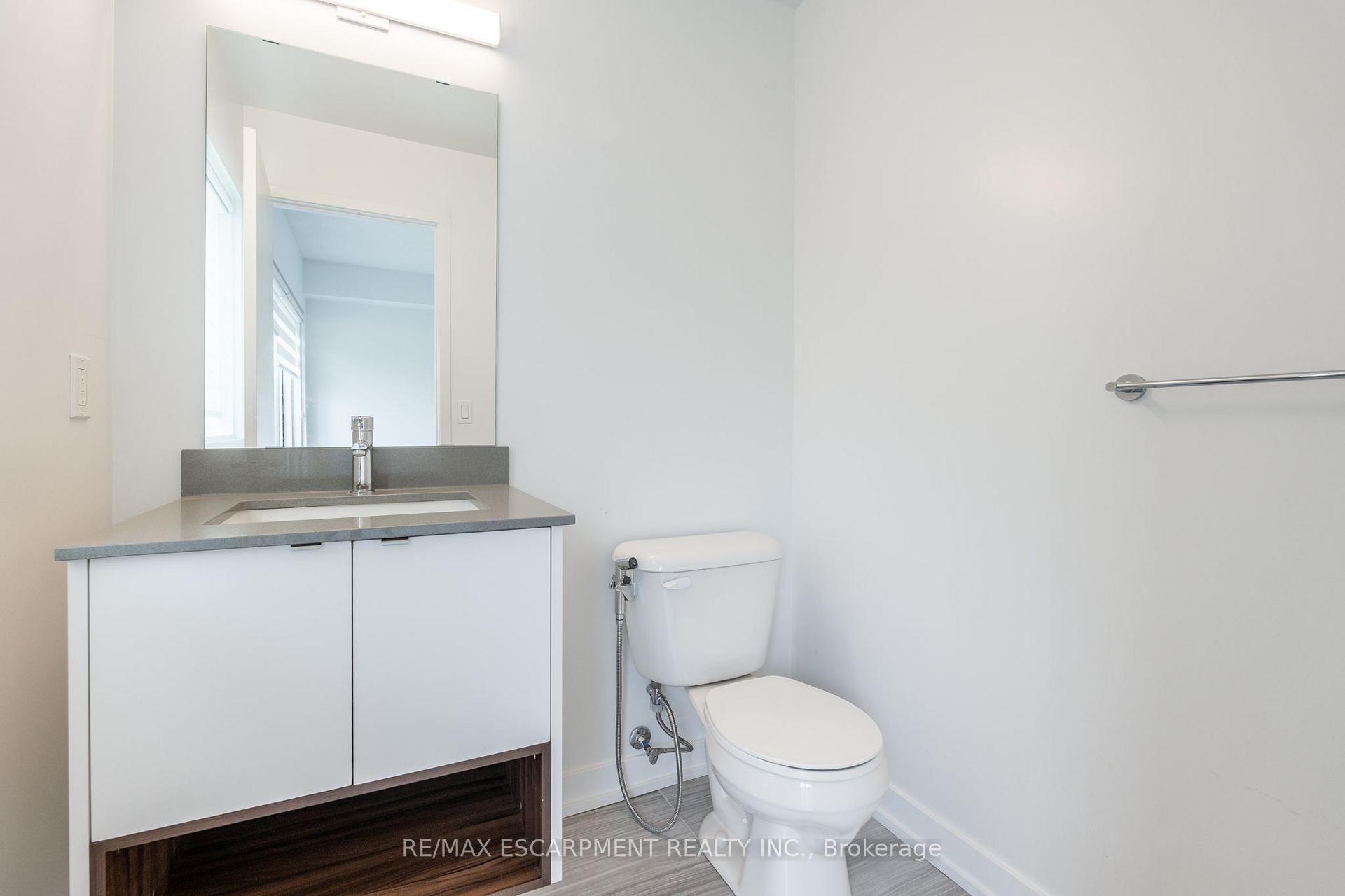Photo 6 of Unit 73, 1121 Cooke Boulevard, Burlington, LaSalle — HOMEH