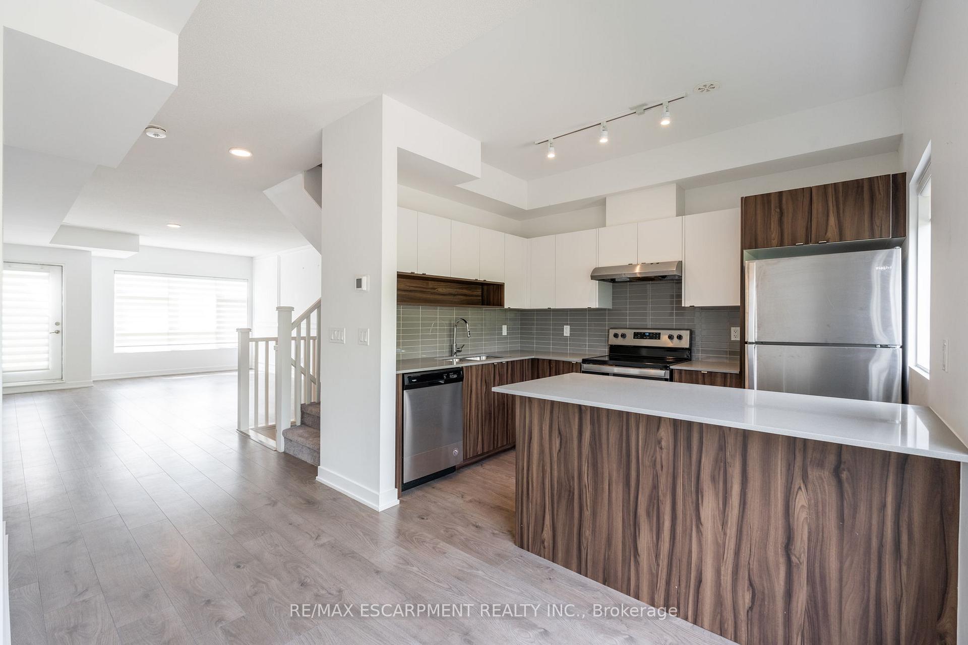 Photo 10 of Unit 73, 1121 Cooke Boulevard, Burlington, LaSalle — HOMEH
