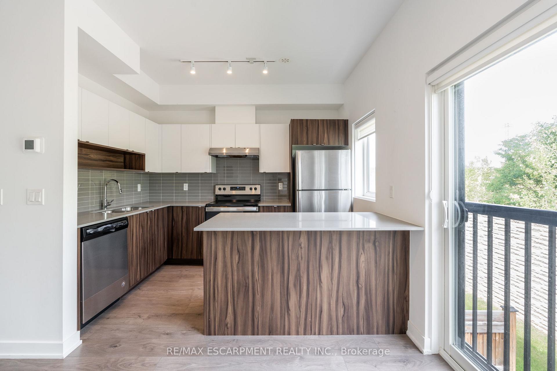 Photo 11 of Unit 73, 1121 Cooke Boulevard, Burlington, LaSalle — HOMEH