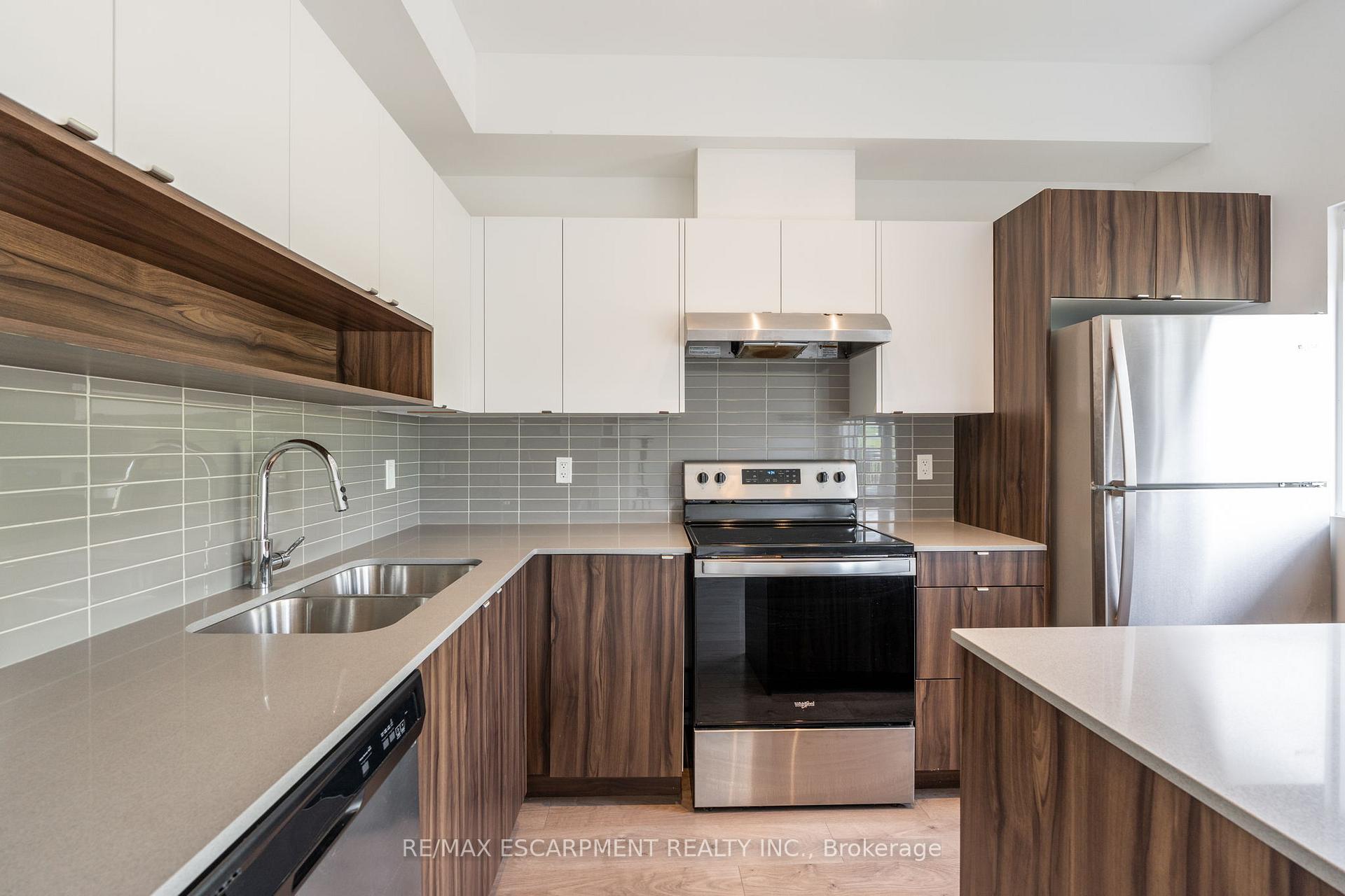 Photo 12 of Unit 73, 1121 Cooke Boulevard, Burlington, LaSalle — HOMEH