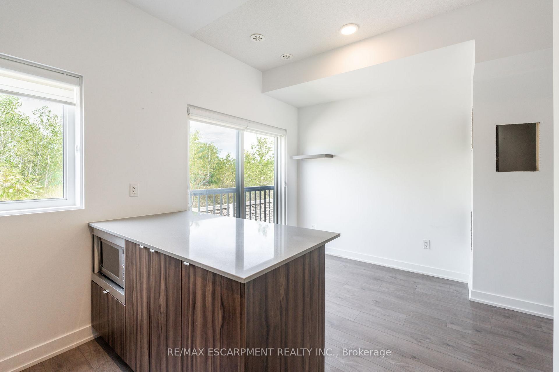 Photo 13 of Unit 73, 1121 Cooke Boulevard, Burlington, LaSalle — HOMEH