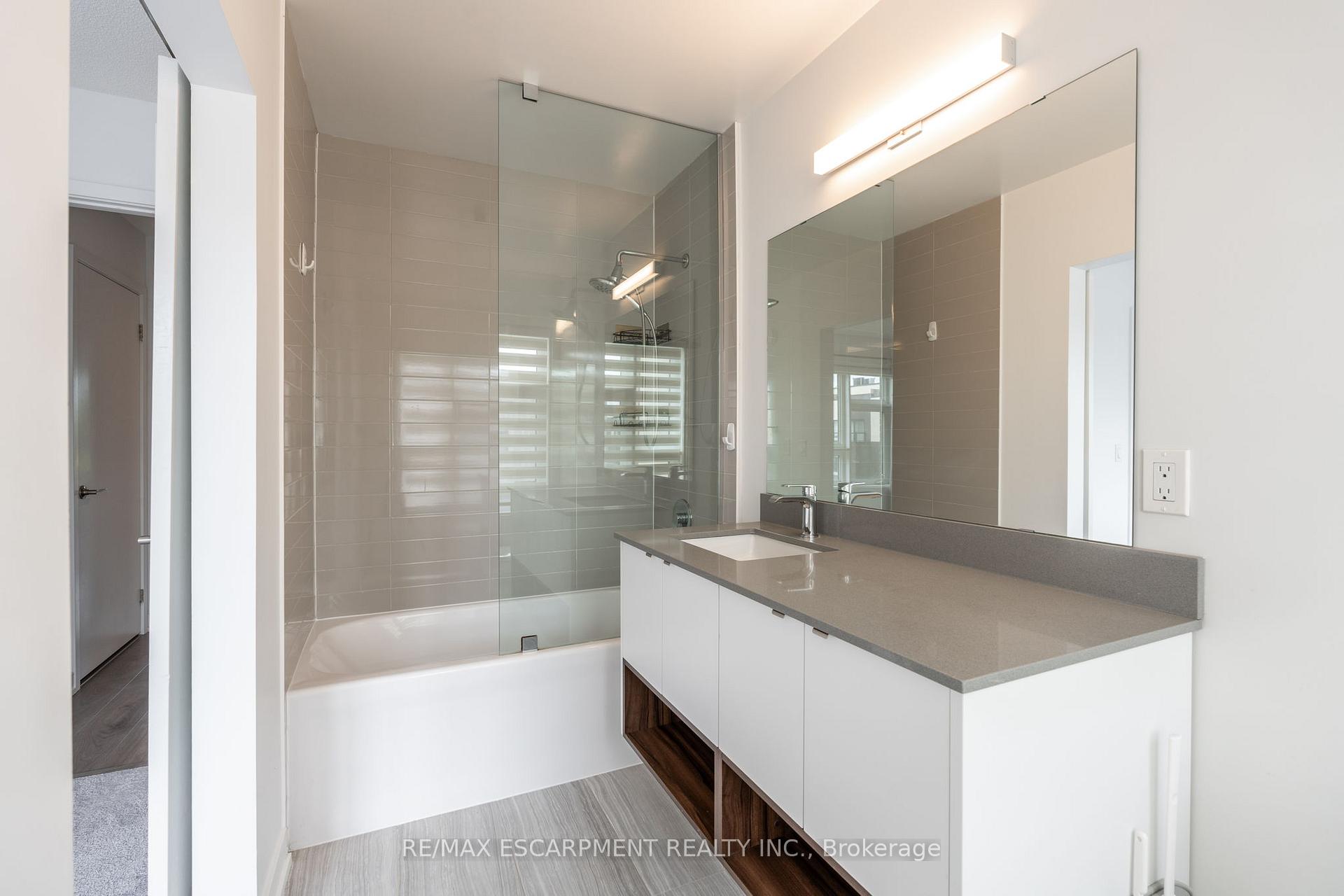 Photo 18 of Unit 73, 1121 Cooke Boulevard, Burlington, LaSalle — HOMEH