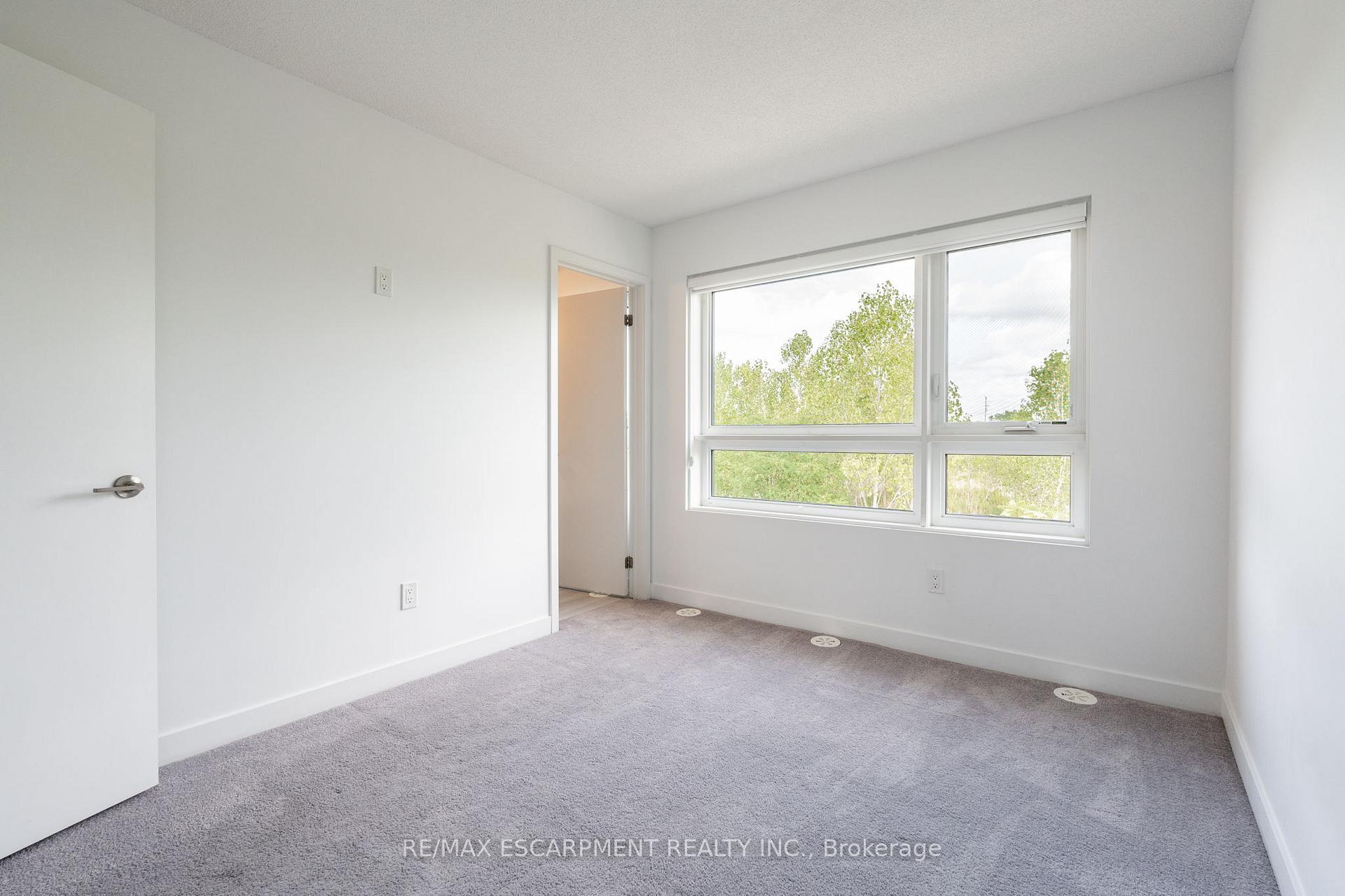 Photo 19 of Unit 73, 1121 Cooke Boulevard, Burlington, LaSalle — HOMEH