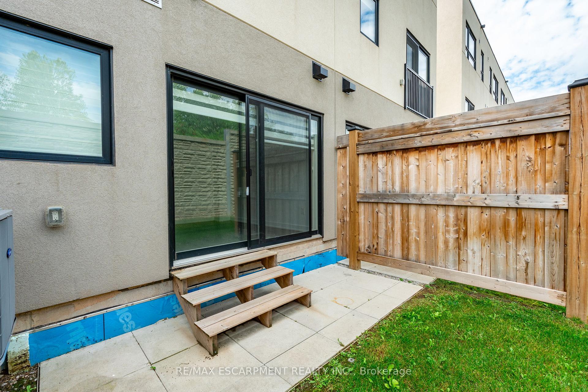 Photo 23 of Unit 73, 1121 Cooke Boulevard, Burlington, LaSalle — HOMEH