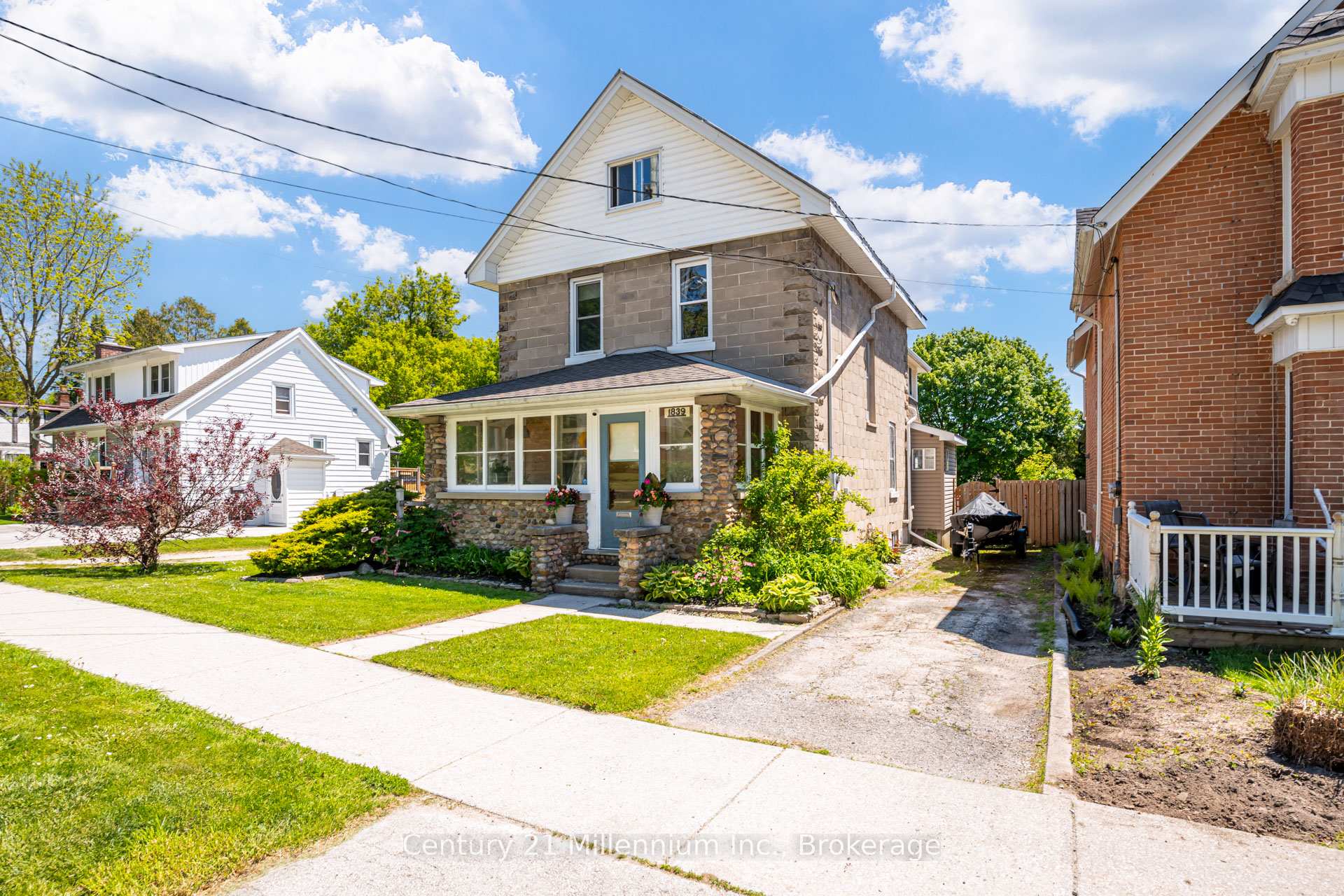 Front of 1839 4th Avenue W