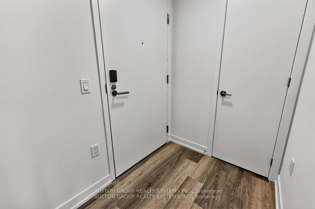 Photo 4 of Unit 402, 6 Chartwell Road, Etobicoke, Stonegate-Queensway — HOMEH
