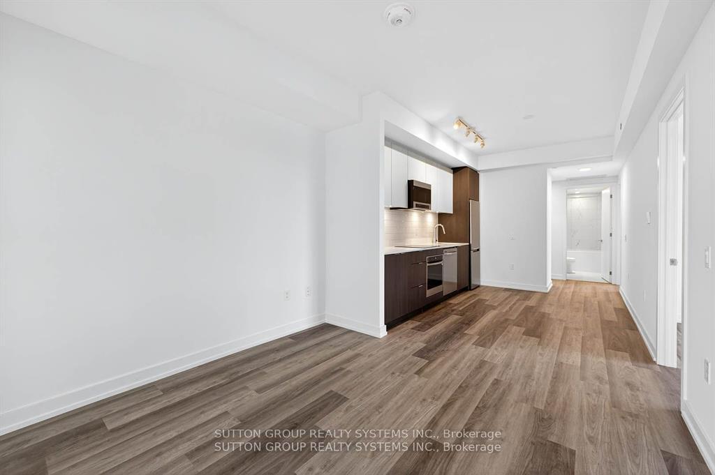 Photo 8 of Unit 402, 6 Chartwell Road, Etobicoke, Stonegate-Queensway — HOMEH