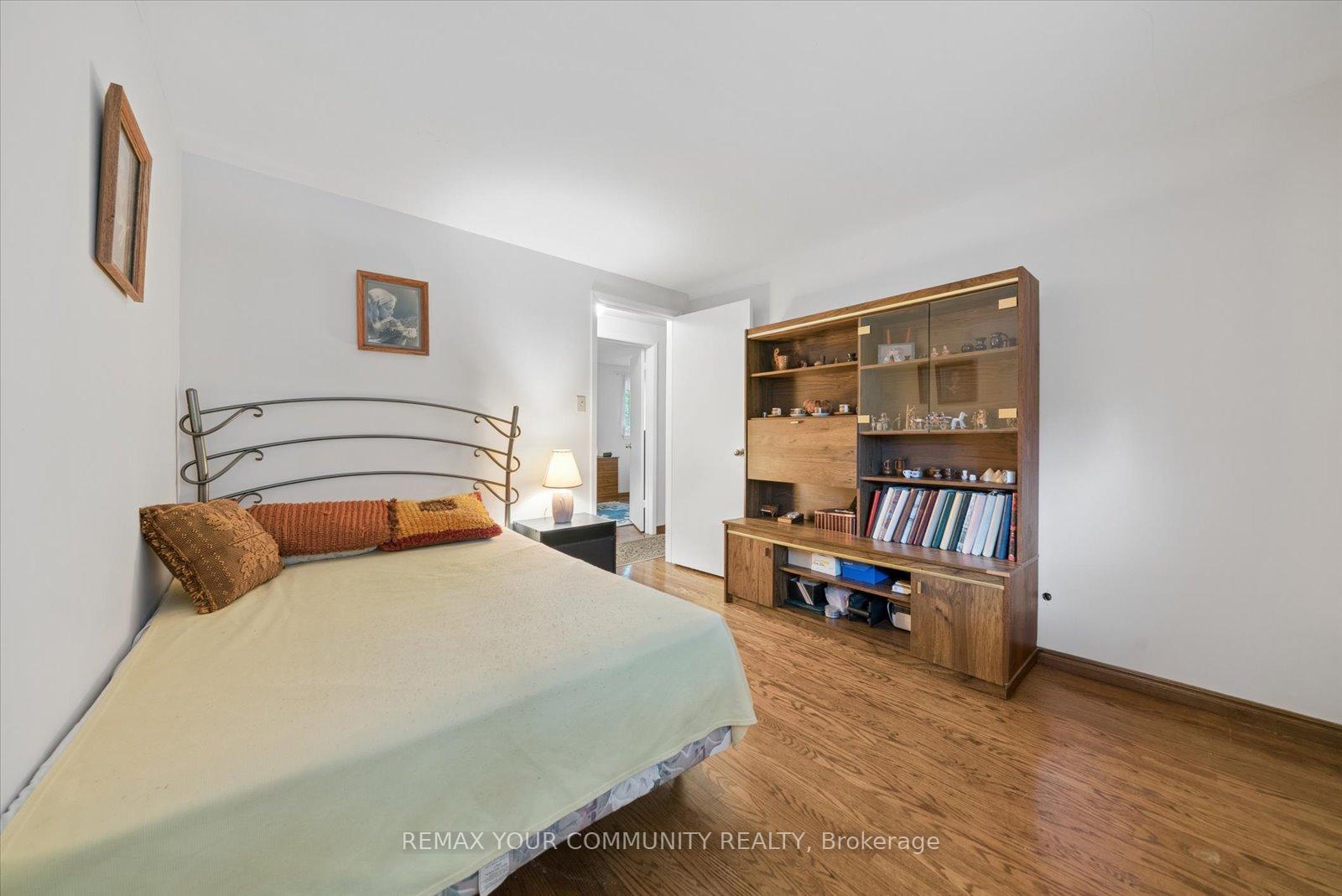 Photo 20 of 31 Deloraine Drive, Brampton, Southgate — HOMEH