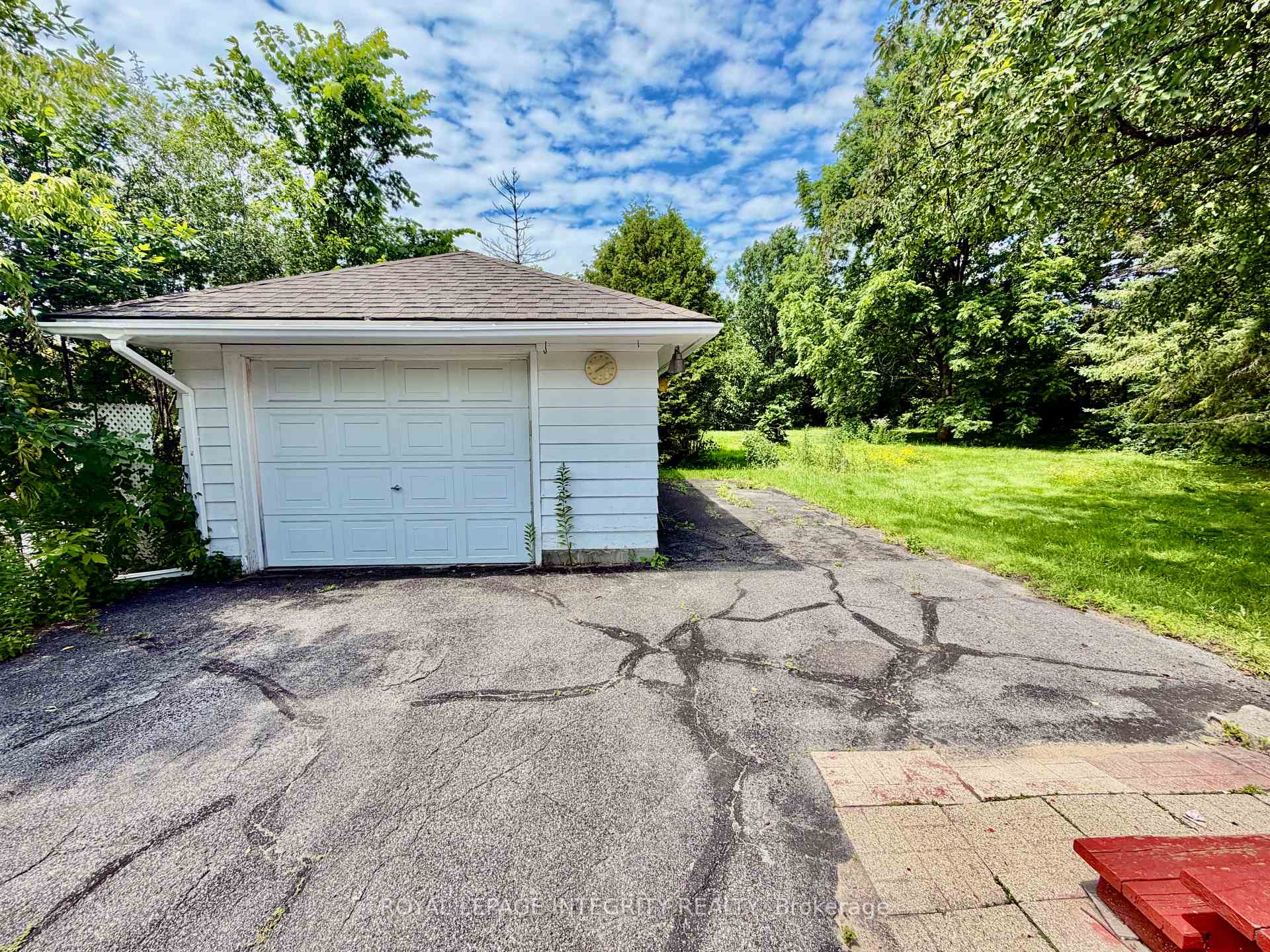 Photo 3 of 1107 Falaise Road, Ottawa, Borden Farm/Stewart Farm/Carleton Heights/Parkwood Hills — HOMEH