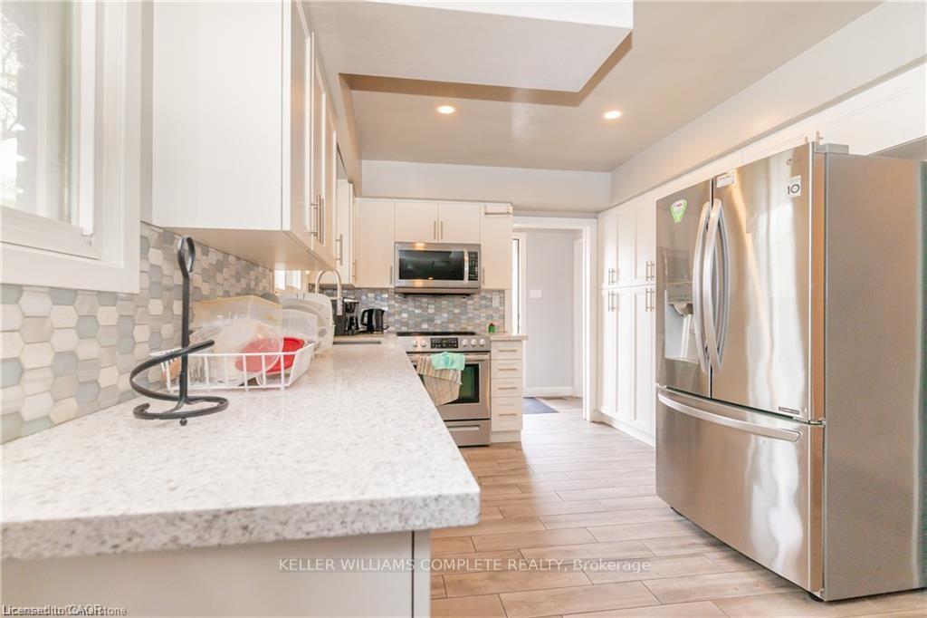 Photo 3 of 574 Upper Sherman Avenue, Hamilton, Eastmount — HOMEH